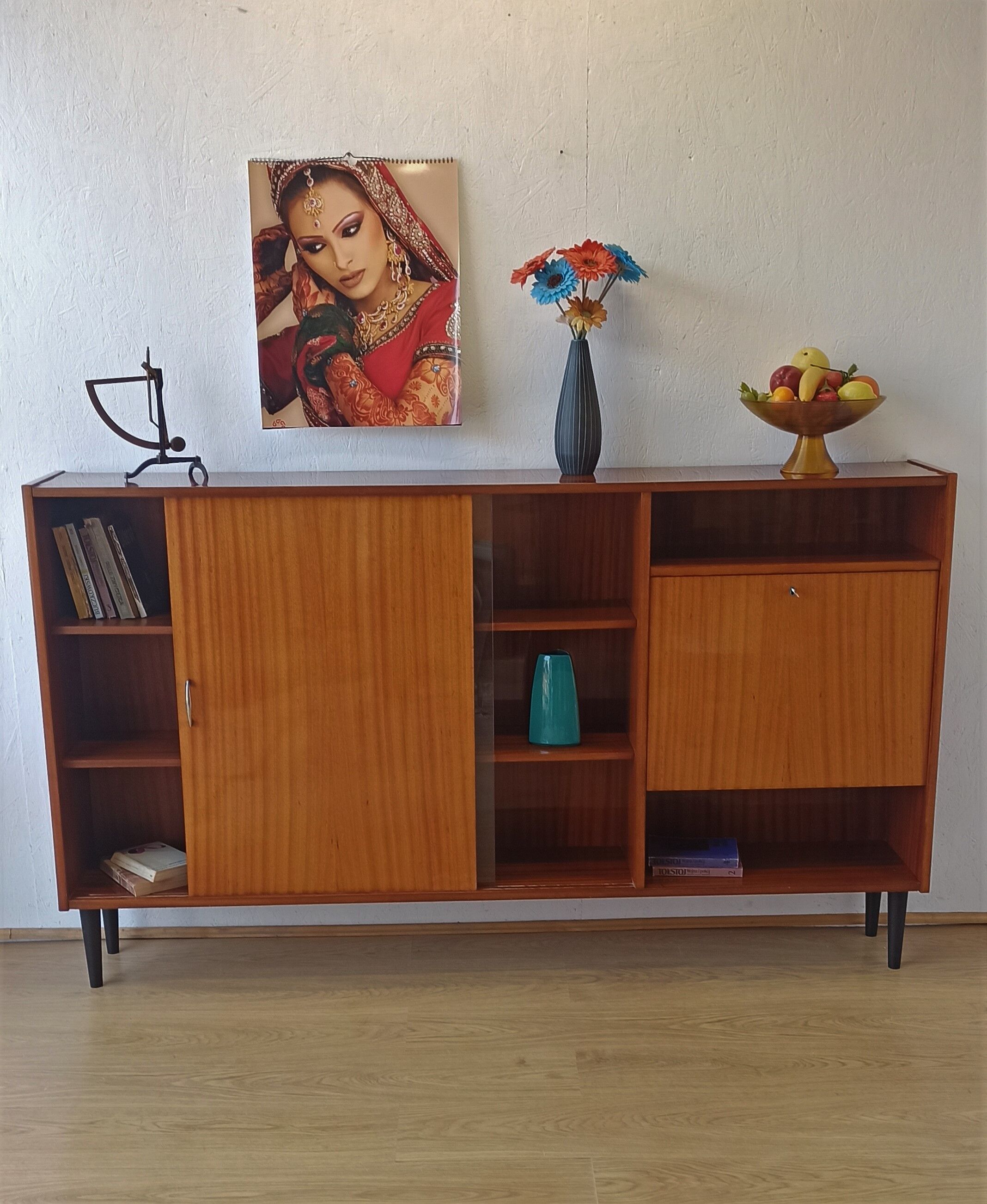 Buffet moderniste étagère des années 1970