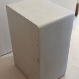 Table de chevet ou d’appoint en niche style Mykonos Bali béton ciré