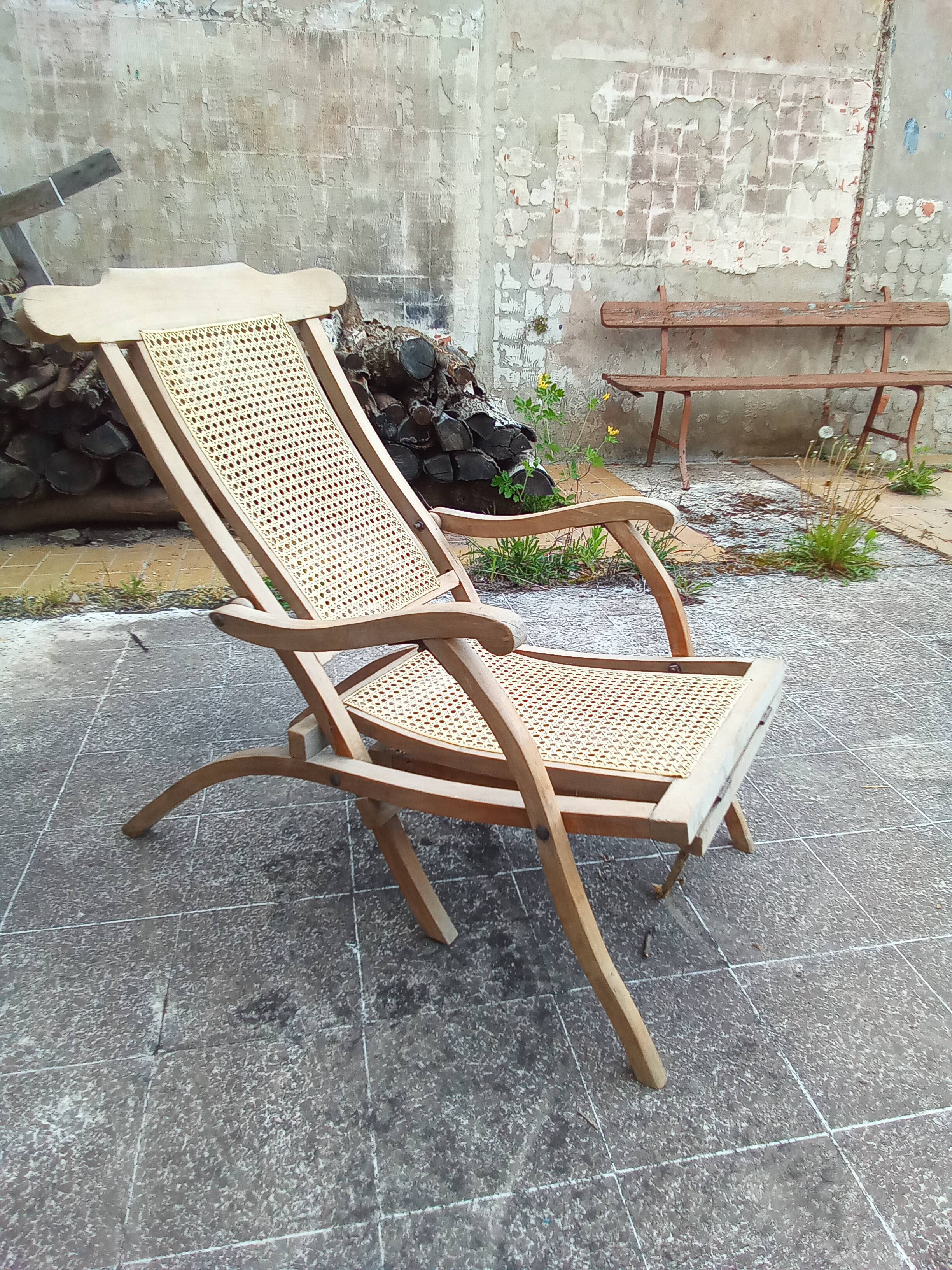 Long chair in caning