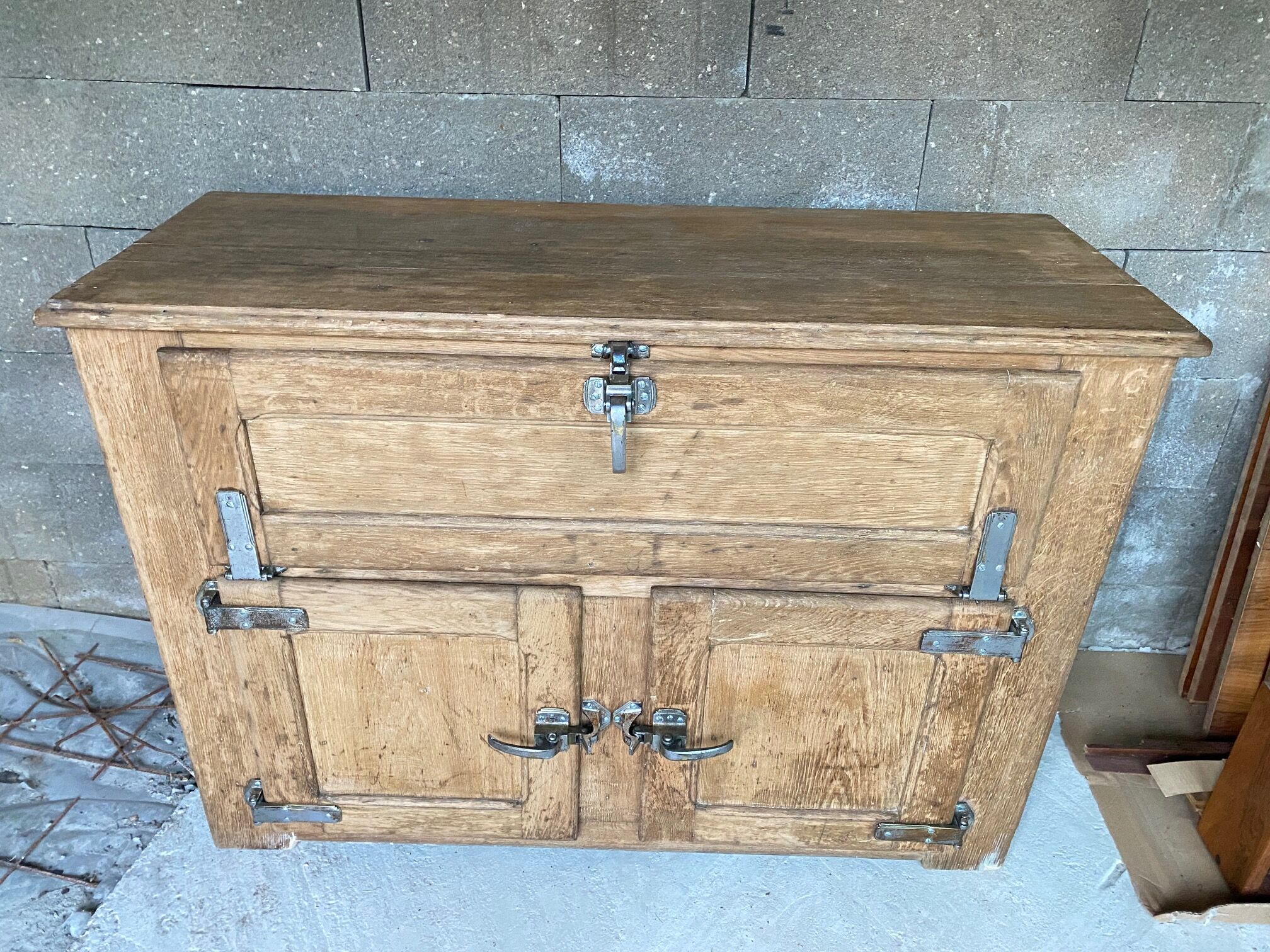 Craft furniture Fridge cooler oak bar from the 30s