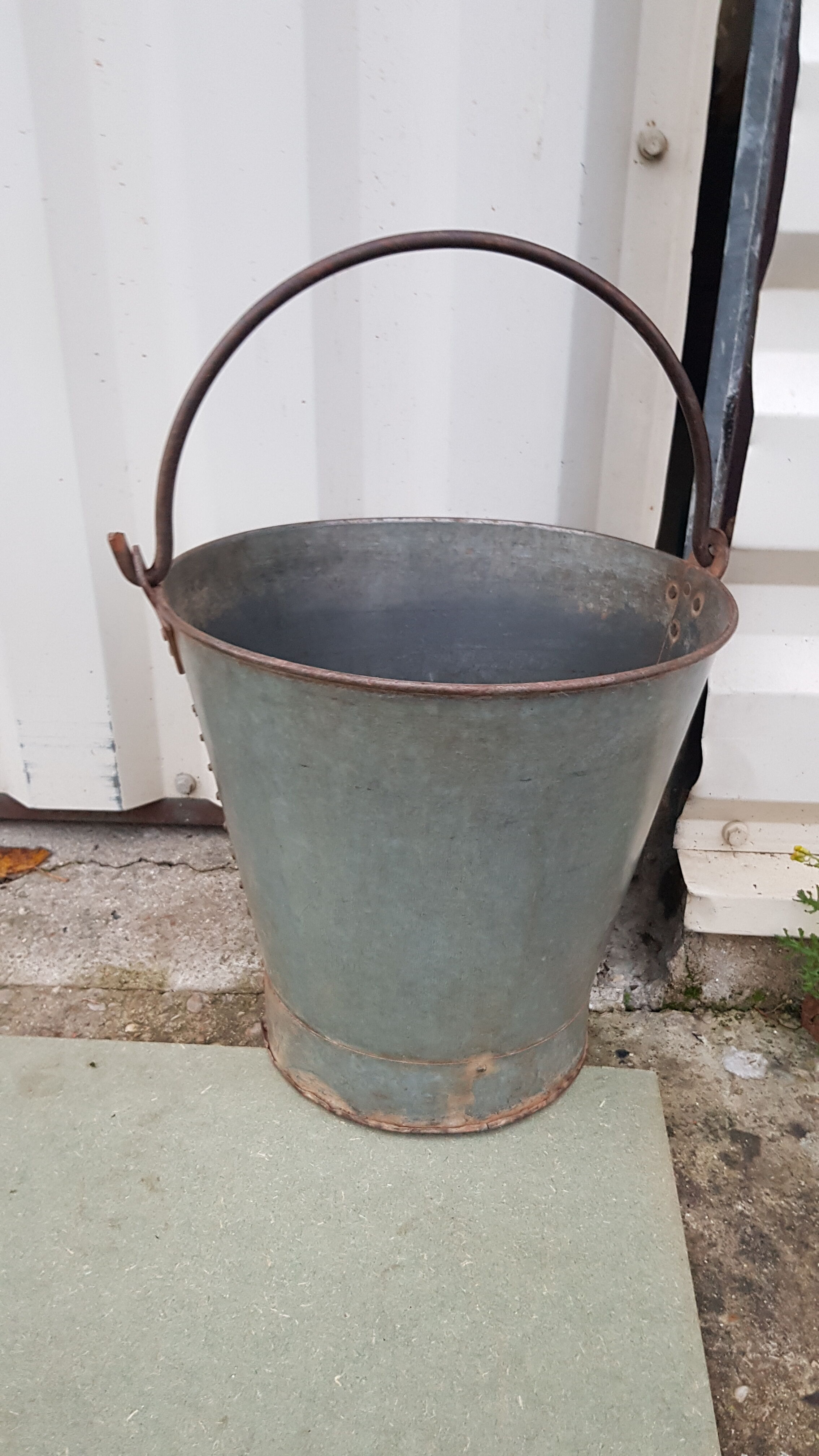 Old thick zinc farmhouse seal