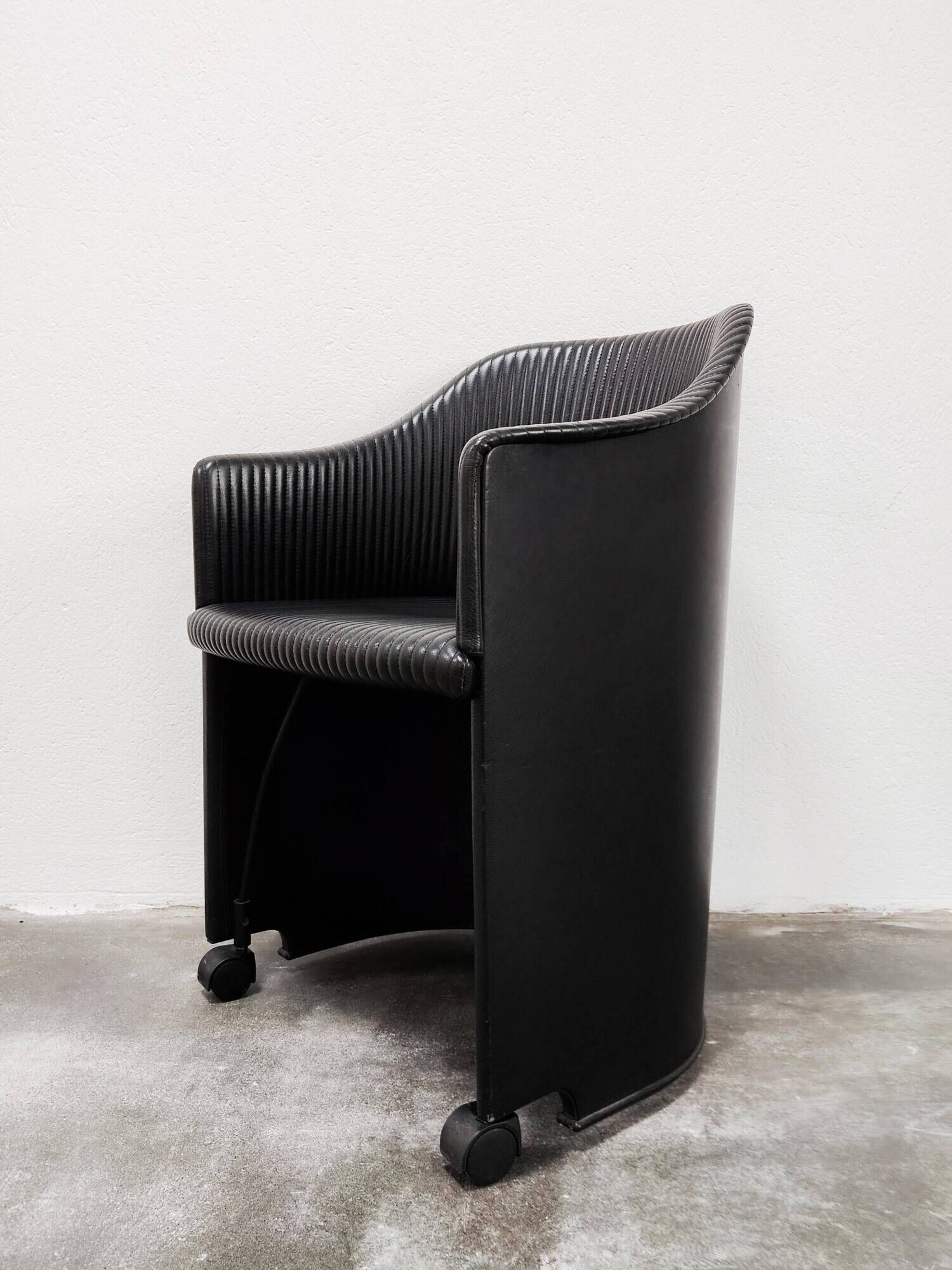 Fauteuils cuir Afra & Tobia Scarpa pour Maxalto, Modèle Artona 8552