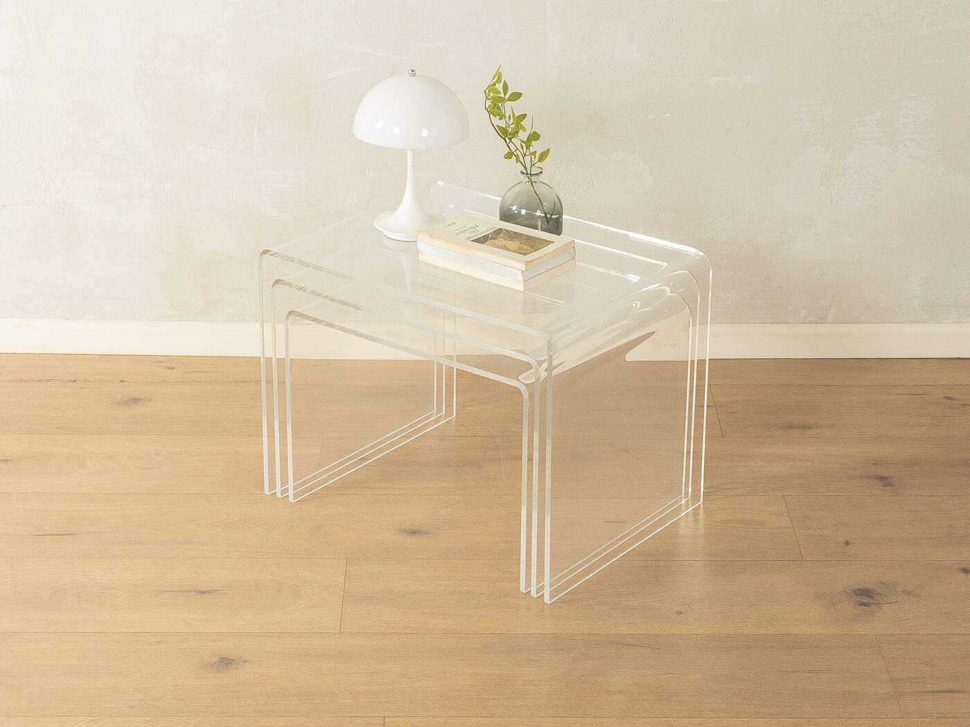 Tables gigognes en acrylique des années 1960