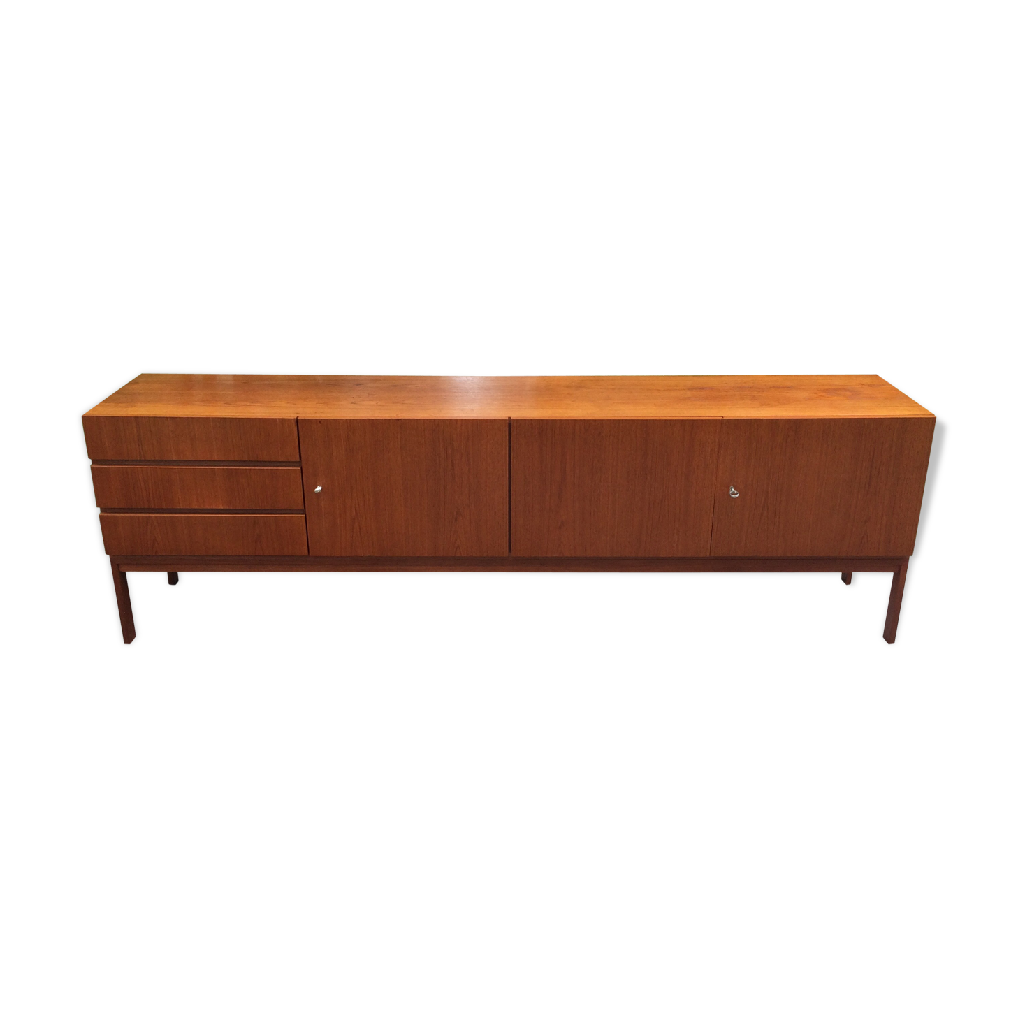 Vintage straight feet 3-door sideboard