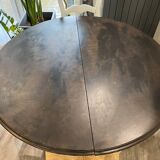 Round dining table and chairs set