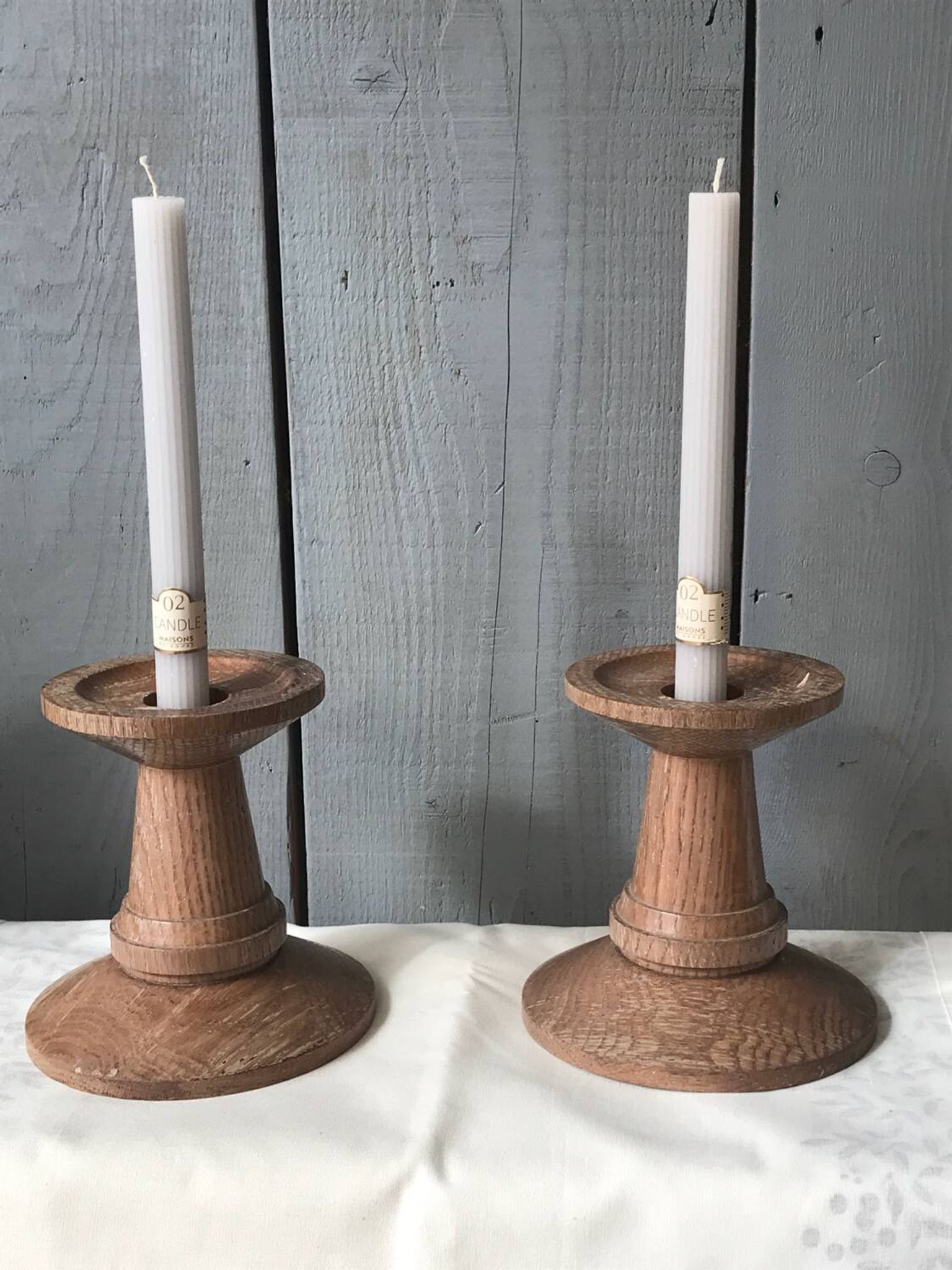 Paire de bougeoirs en bois, années 1950