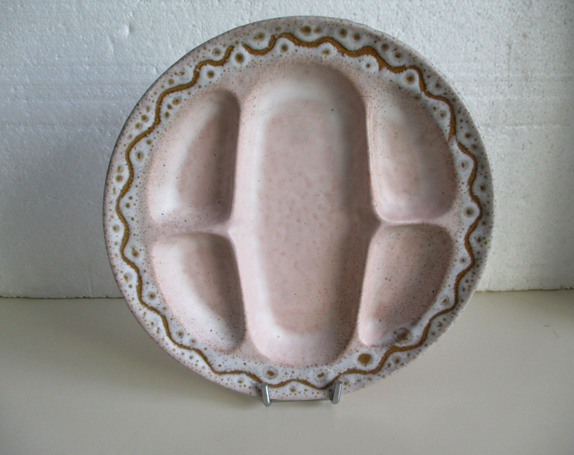 Ceramic plate from Vallauris - Austruy. Presentation dish