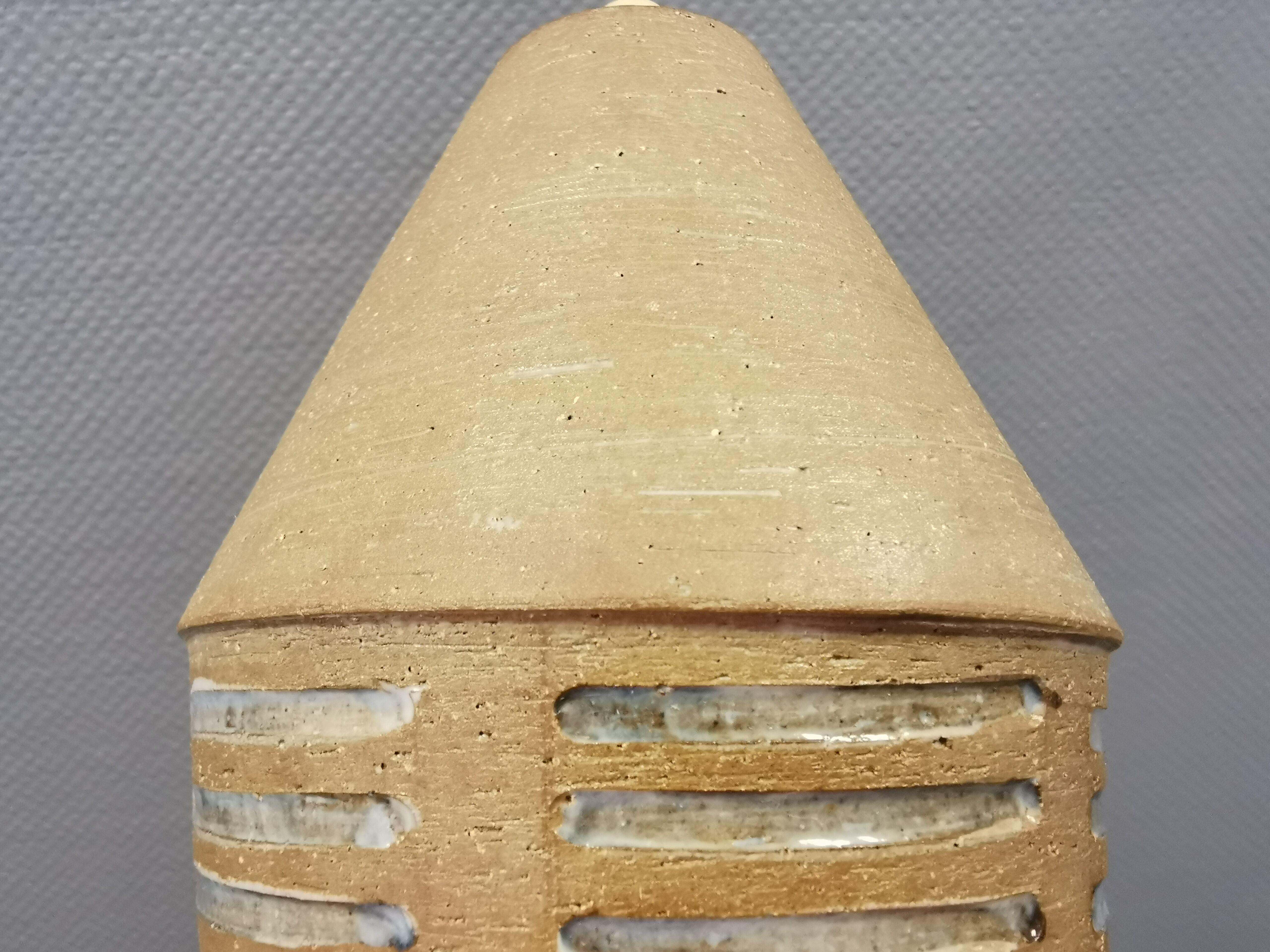 Small ceramic hanging lamp. Estimated Danish and from the 1970s.