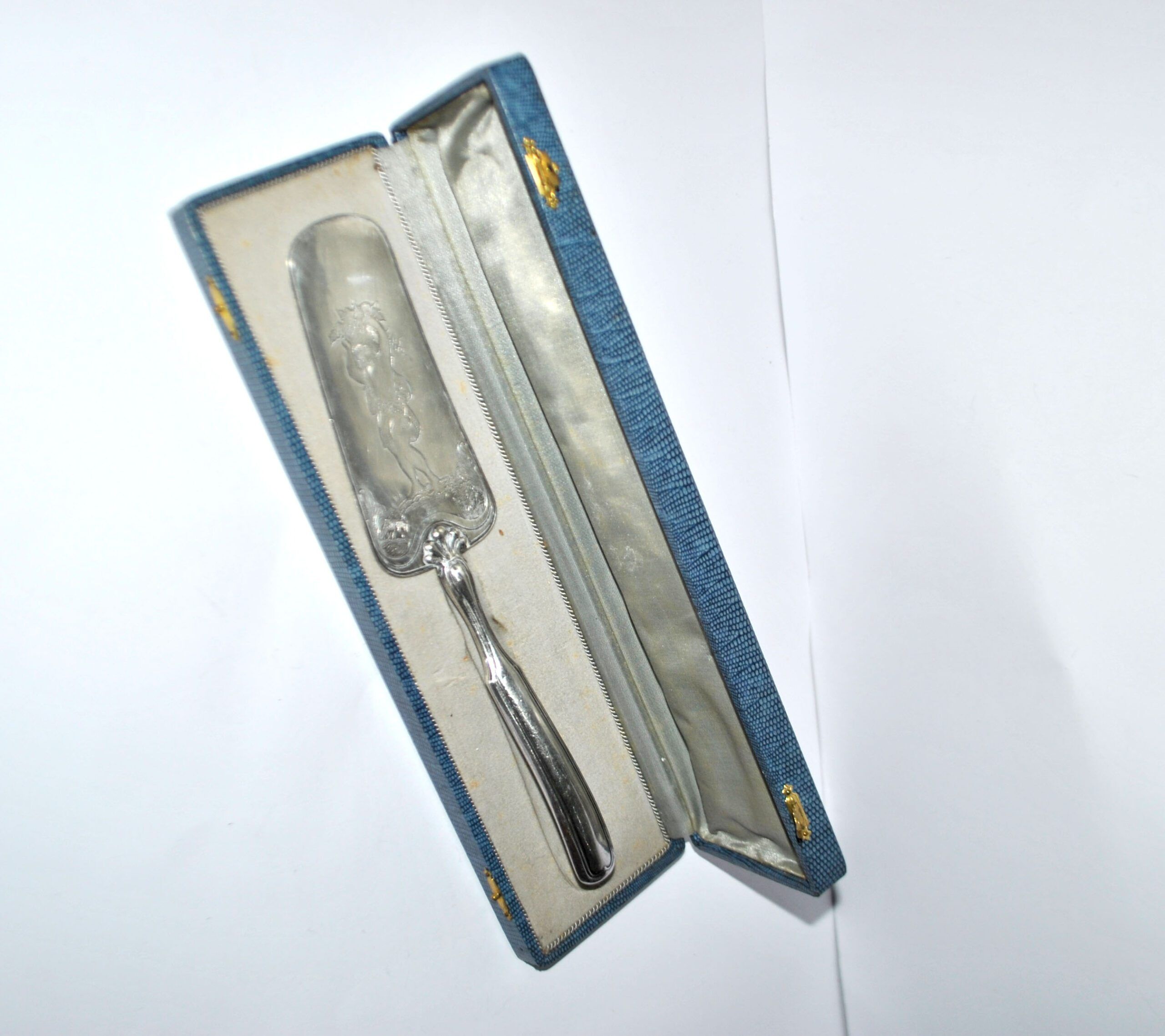 Cake server with engraved decoration Bacchus Vintage Silverware