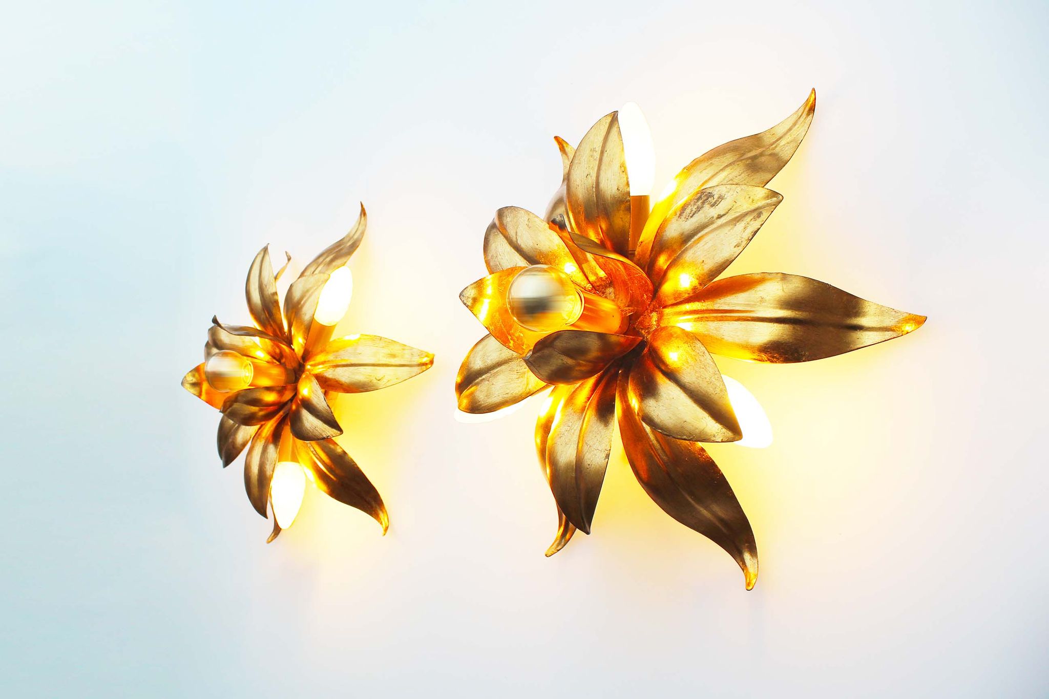 Large pair of italian gilt florentine wall lights 1970