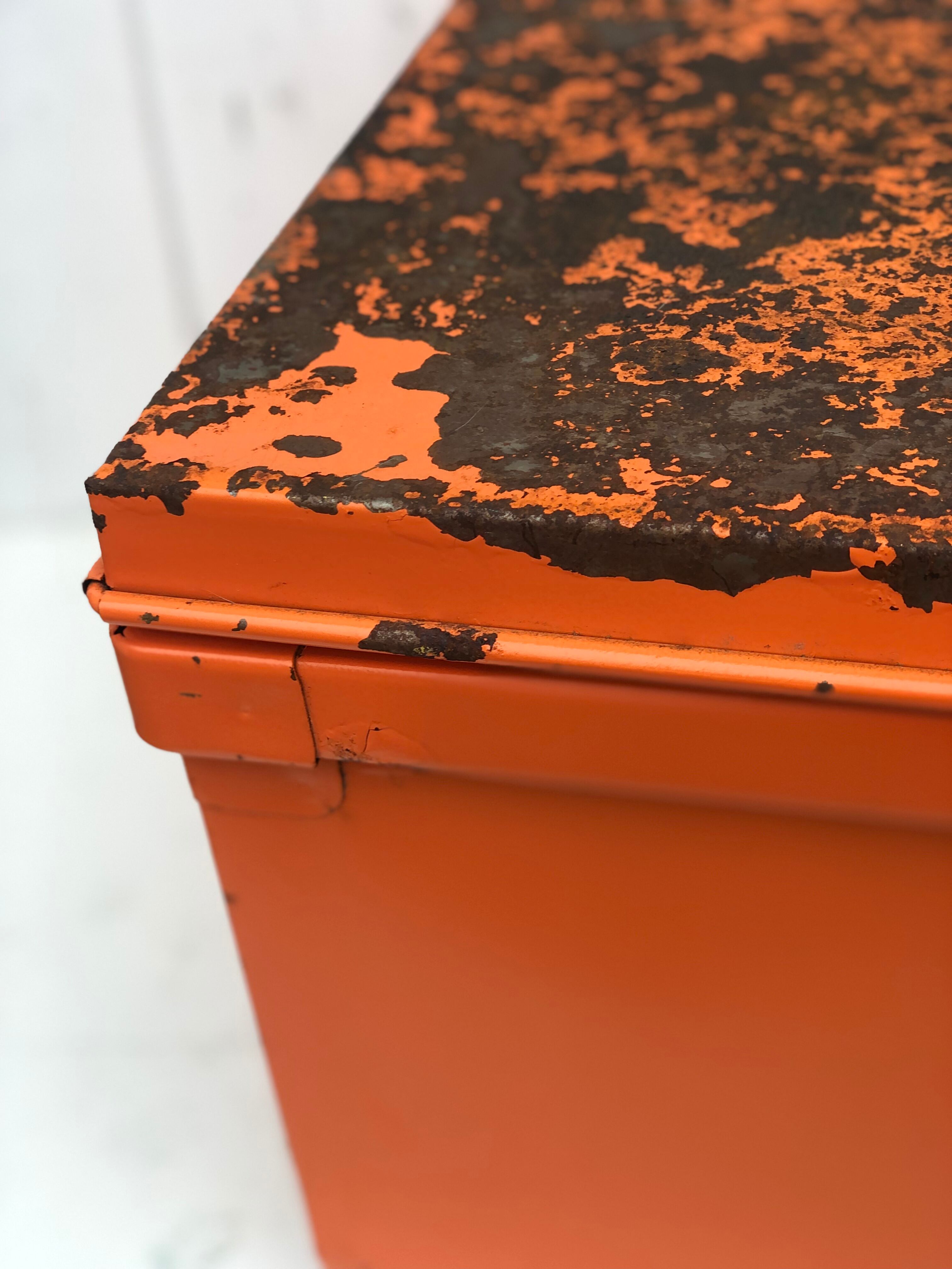 Chest trunk canteen metal orange