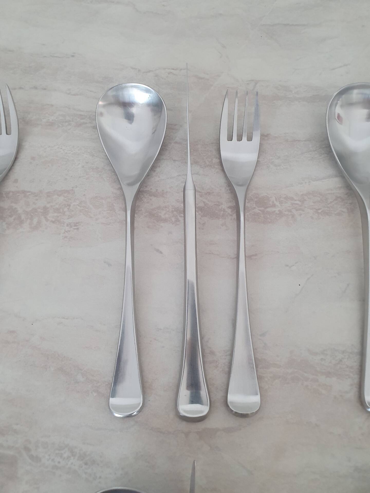 Service for 18 covers Guy Degrenne Cobra collection / Forks and spoons