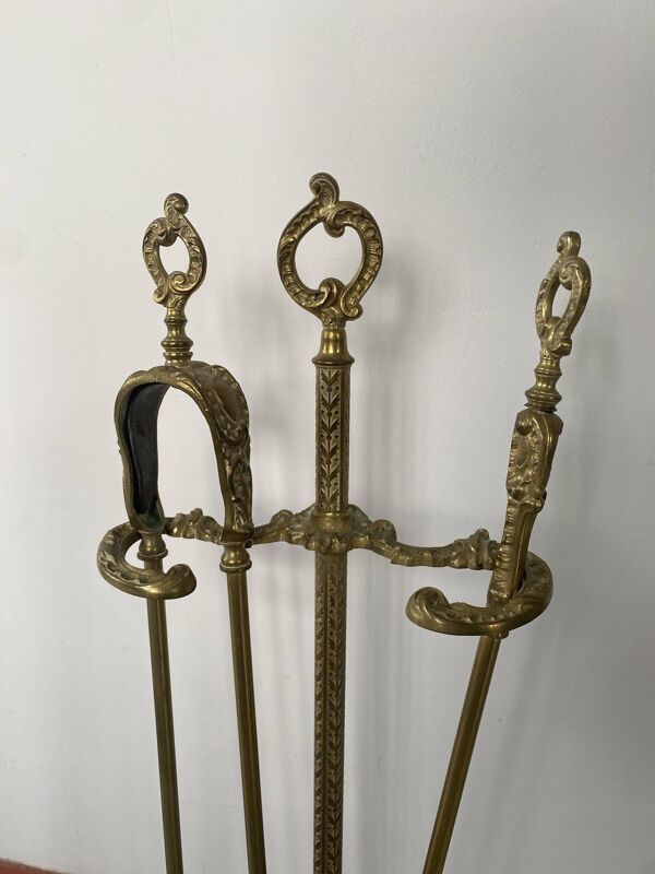 Nécessaire à cheminée