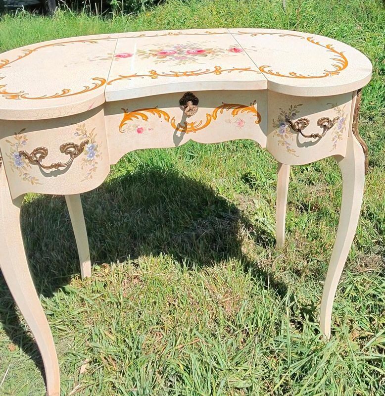 Antique Louis XV style dressing table