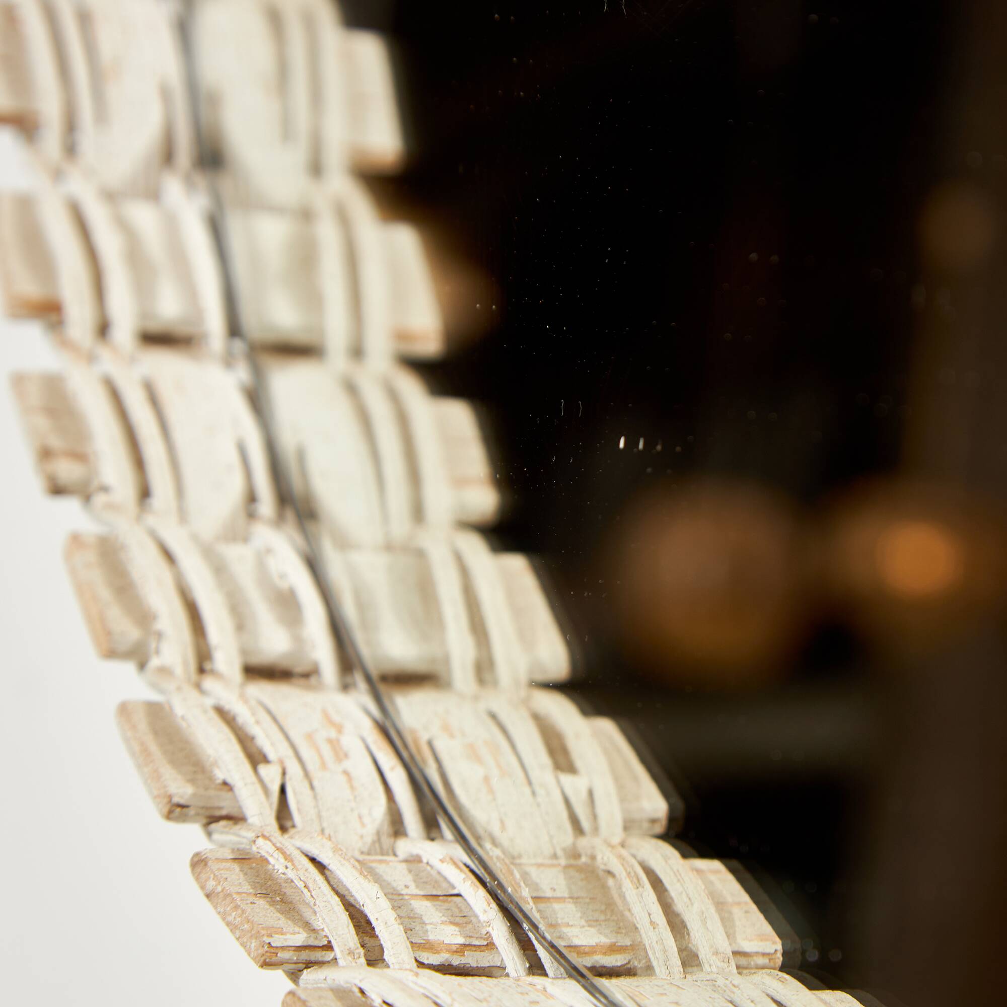 Round wooden framed mirror (MK10063)