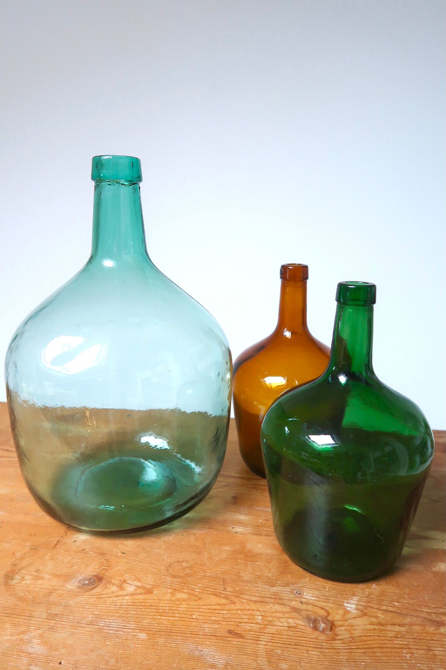 8-litre green demijohn
