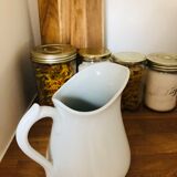 Pot à lait en porcelaine