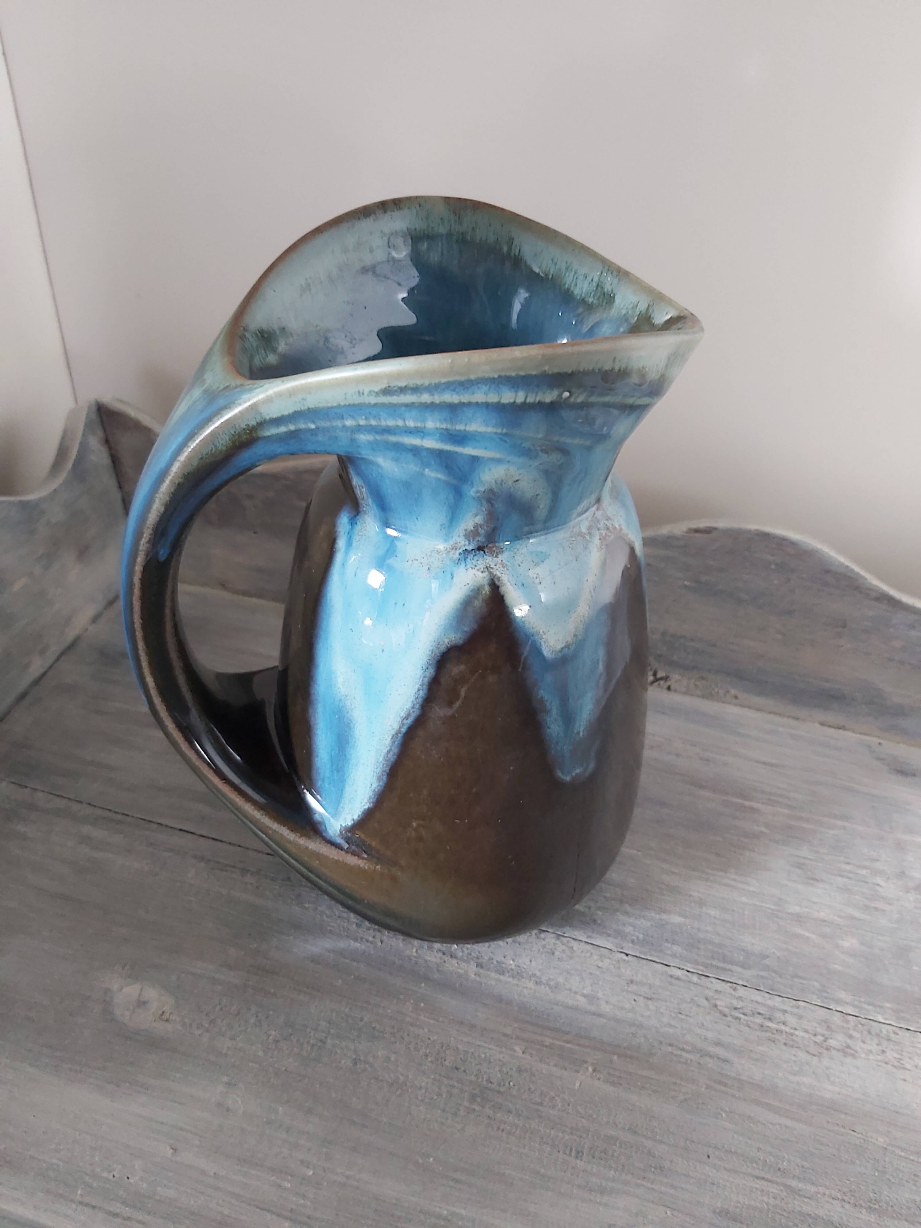 Pitcher in flamed sandstone of the Morvan