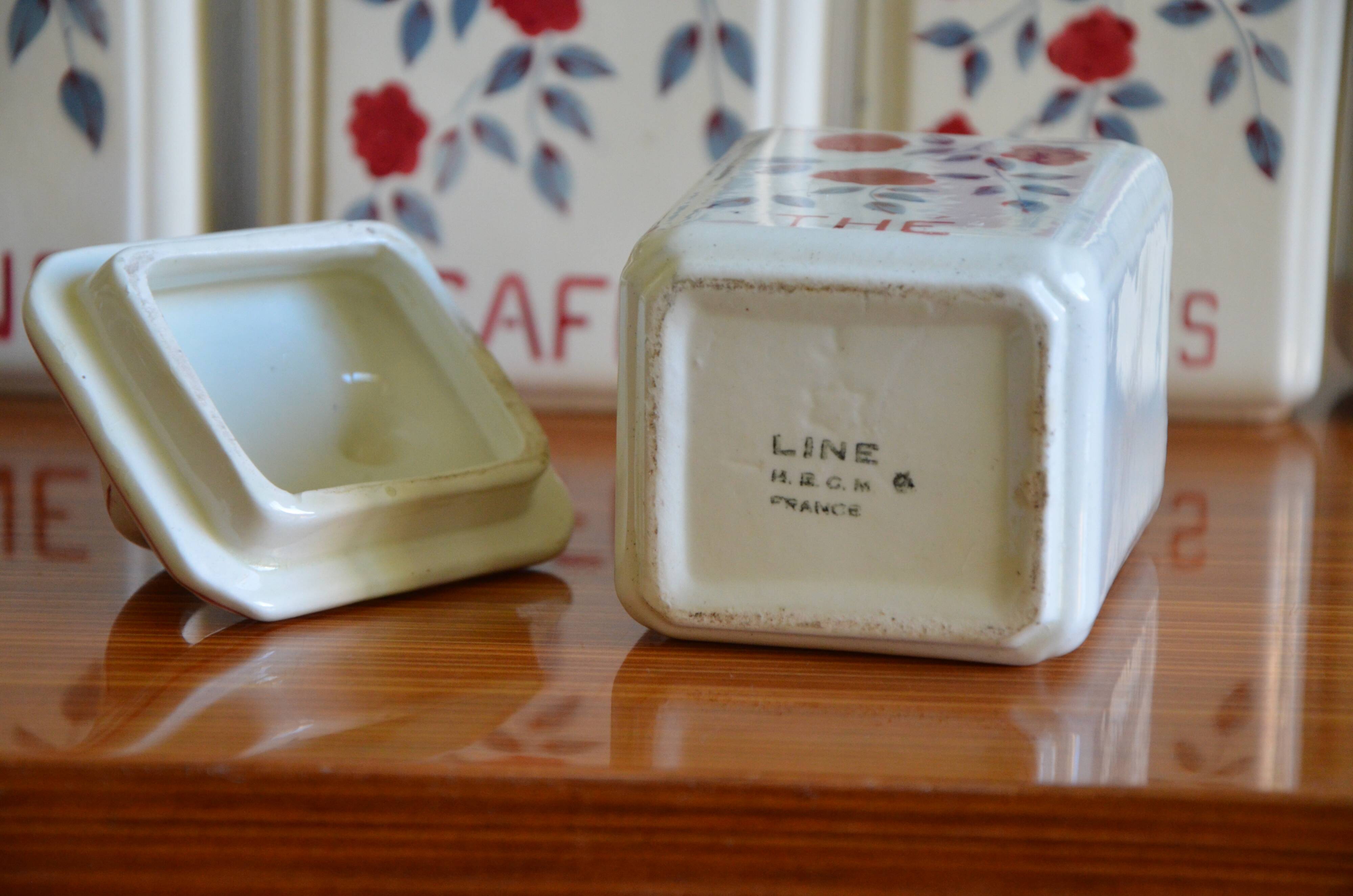Lot of 6 porcelain spice jar