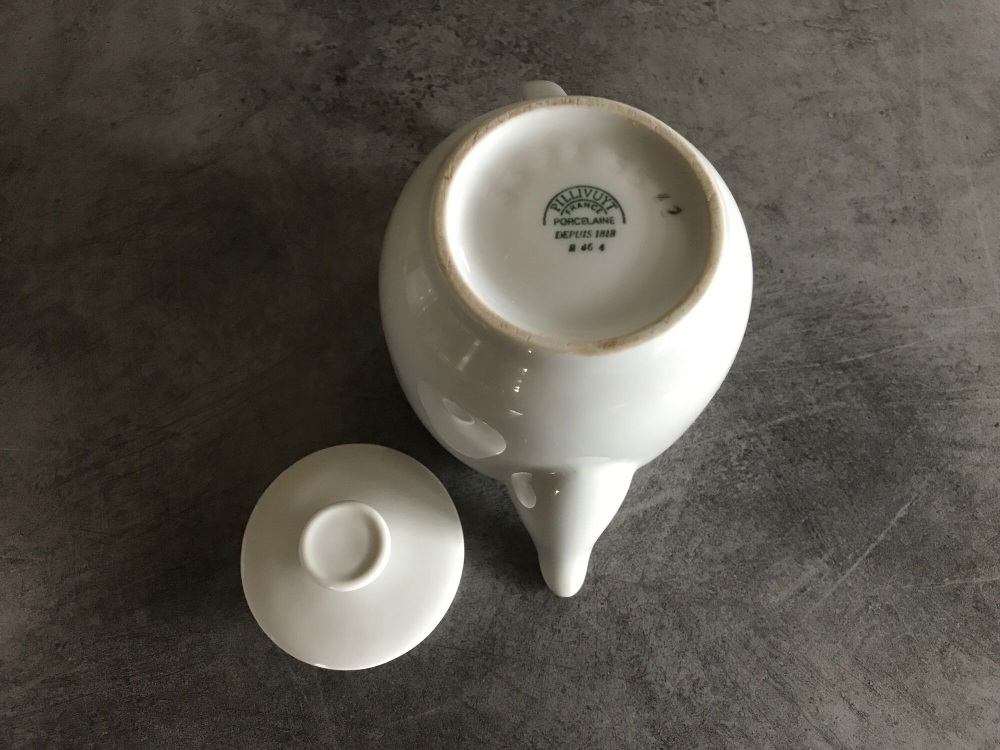 Théière en porcelaine émaillée blanche de Pillivyut  11,5 cm