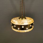 Ceiling-hanging lamp in glass with prisms and metal details
