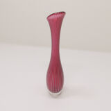 Scandinavian tulip vase in pink glass with fine white canes