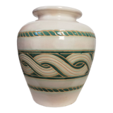 Ceramic vase, twisted pattern