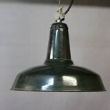 Workshop pendant light in enamelled sheet metal