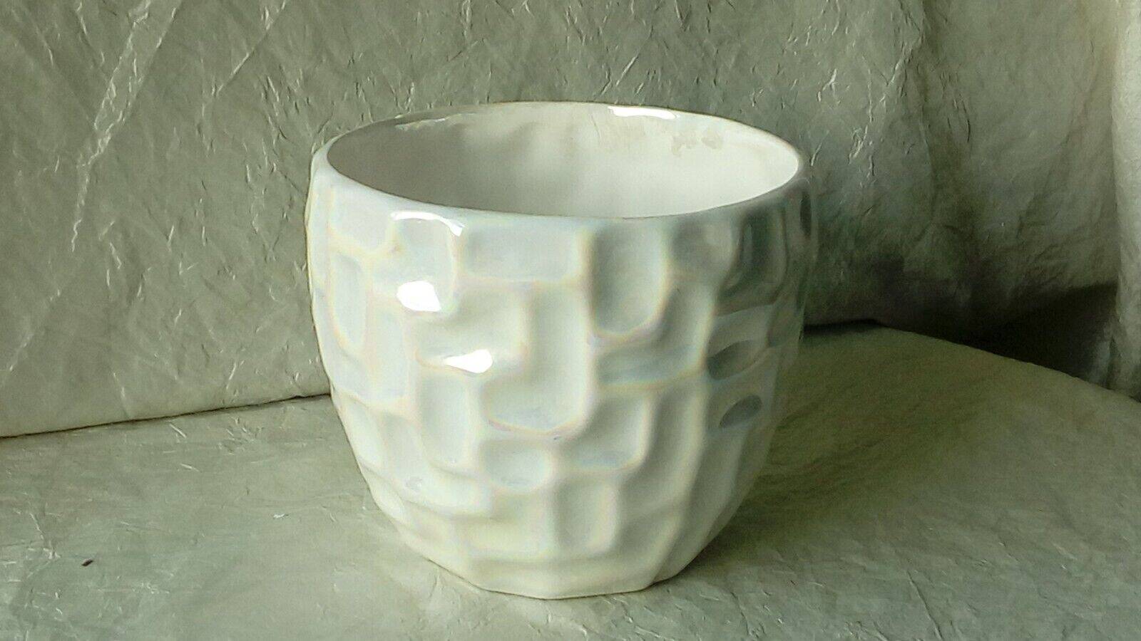 Cache pot en faience effet nacre vintage