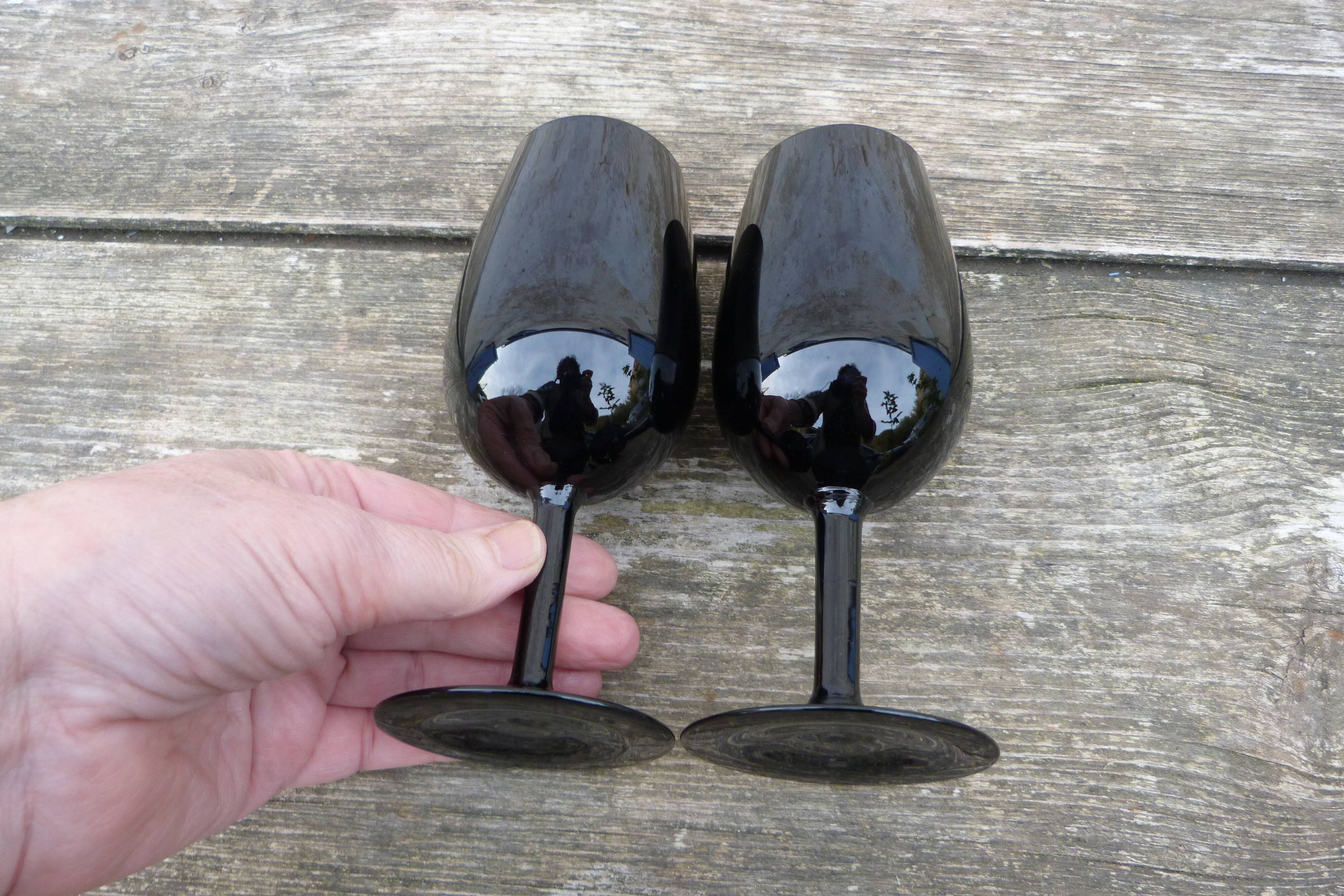Lot of 2 black crystal glasses