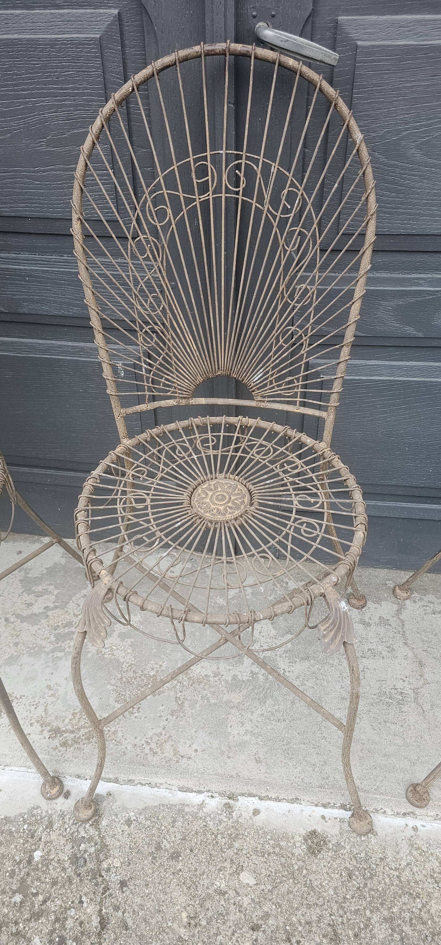 Chaises de jardin ajourées style John salterini