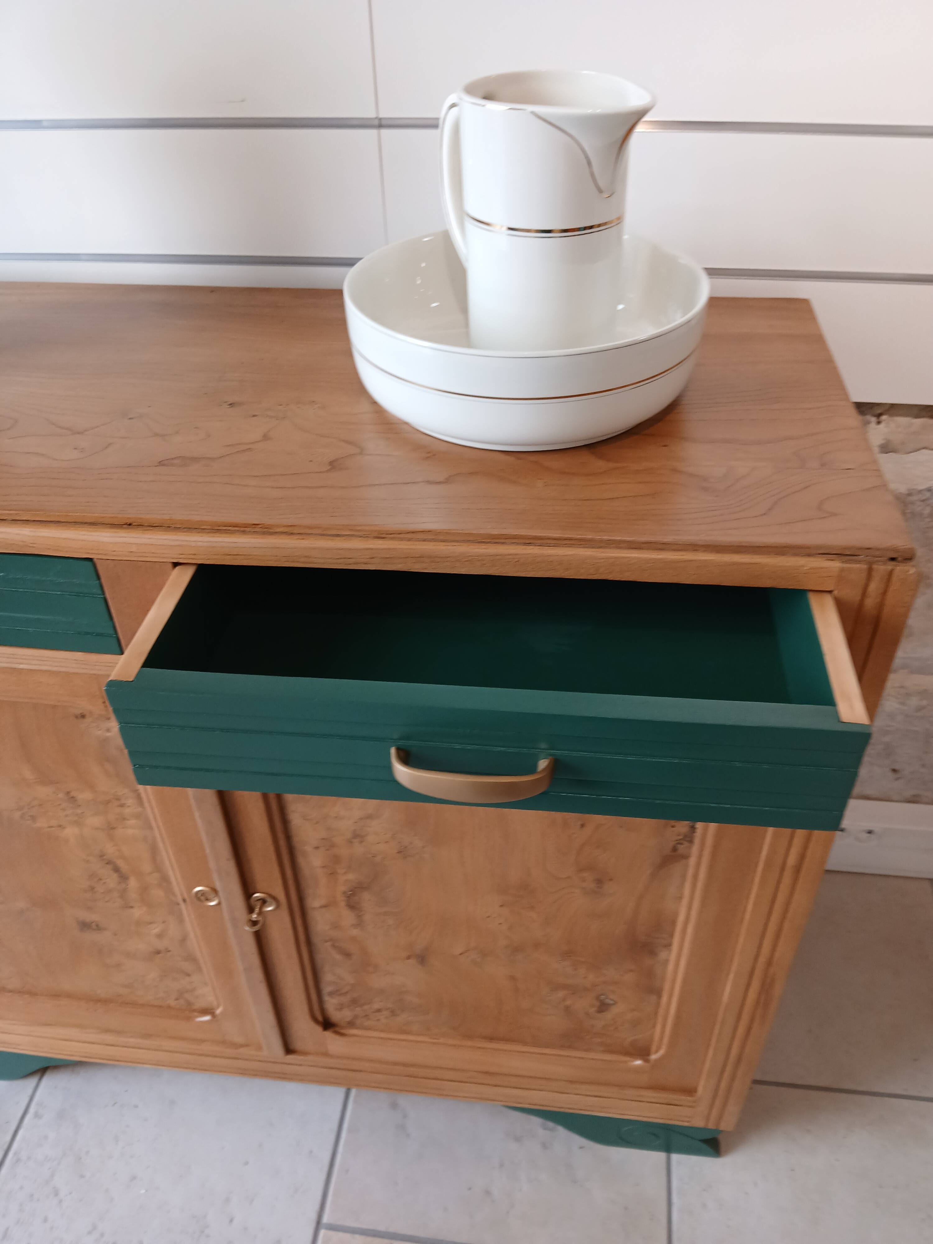 Buffet in elm burl, restyled in green and wood