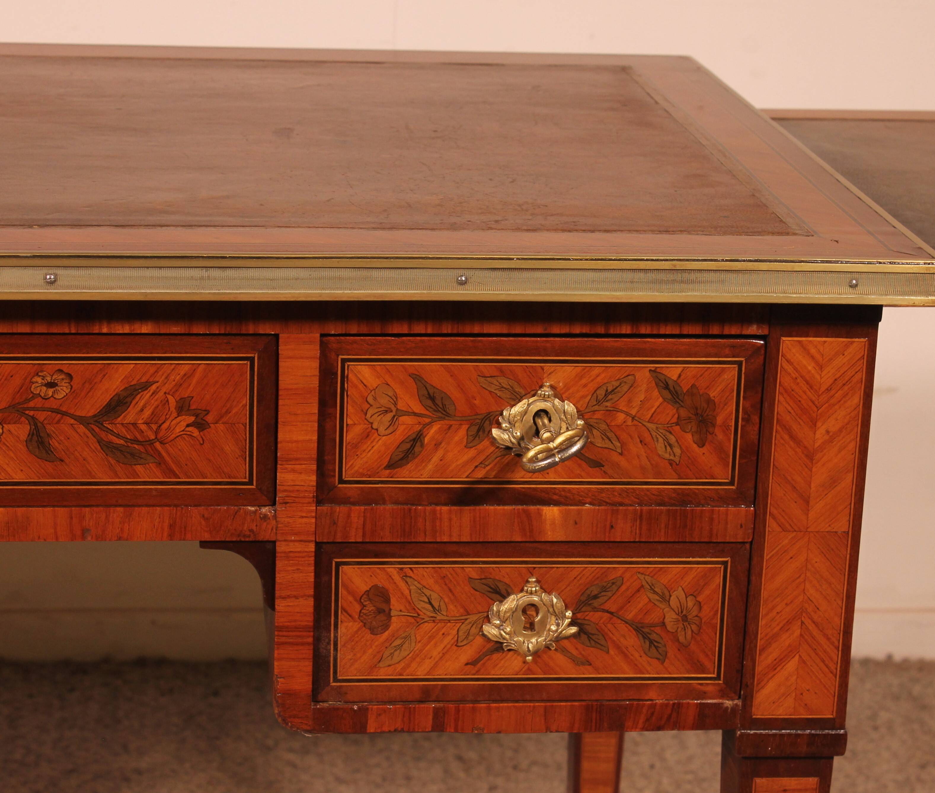 Bureau Plat Louis XVI En Bois De Rose