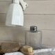 Art Deco wall light in ceramic and opaline.