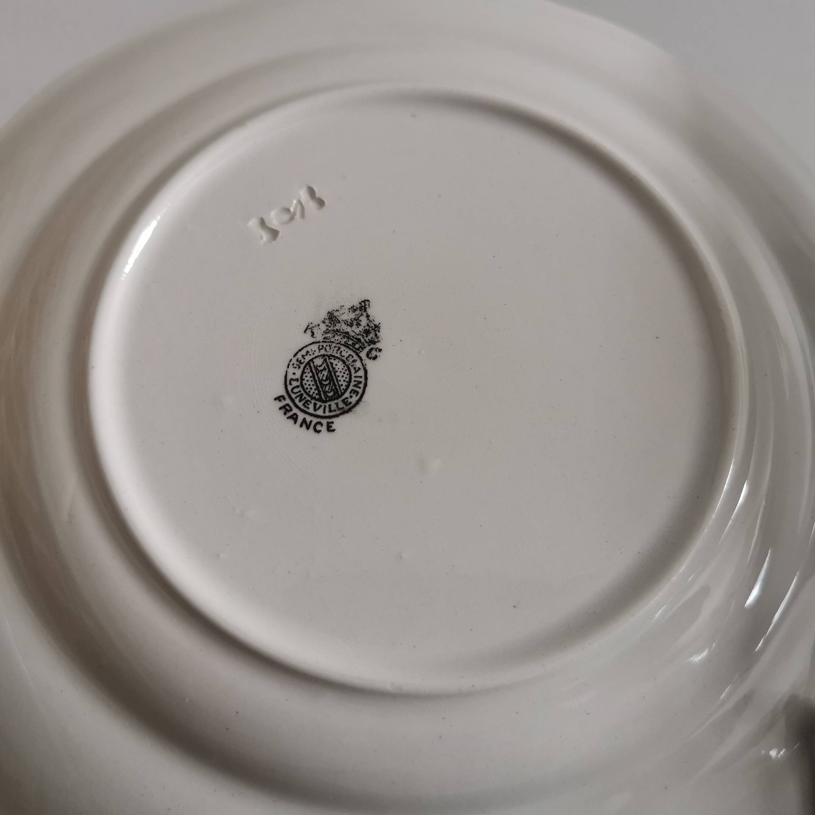 Dessert plates in half Luneville porcelain, black decor