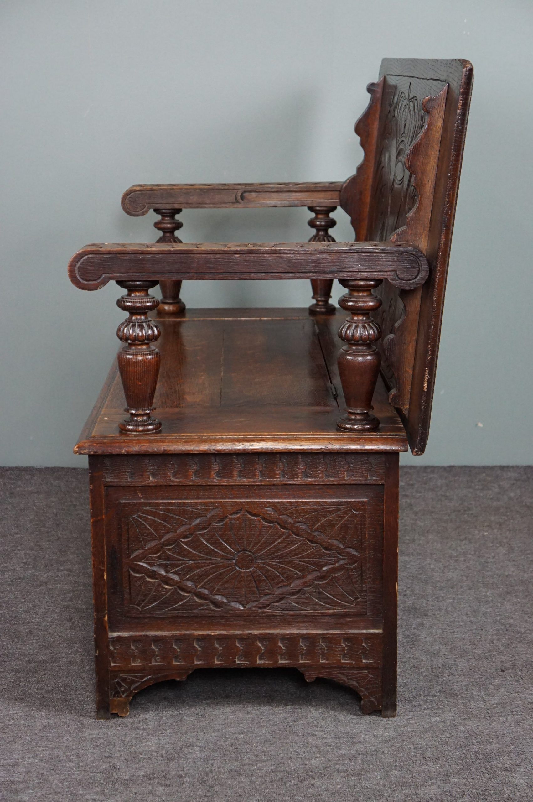Entrance bench and decorated wooden table valve bench