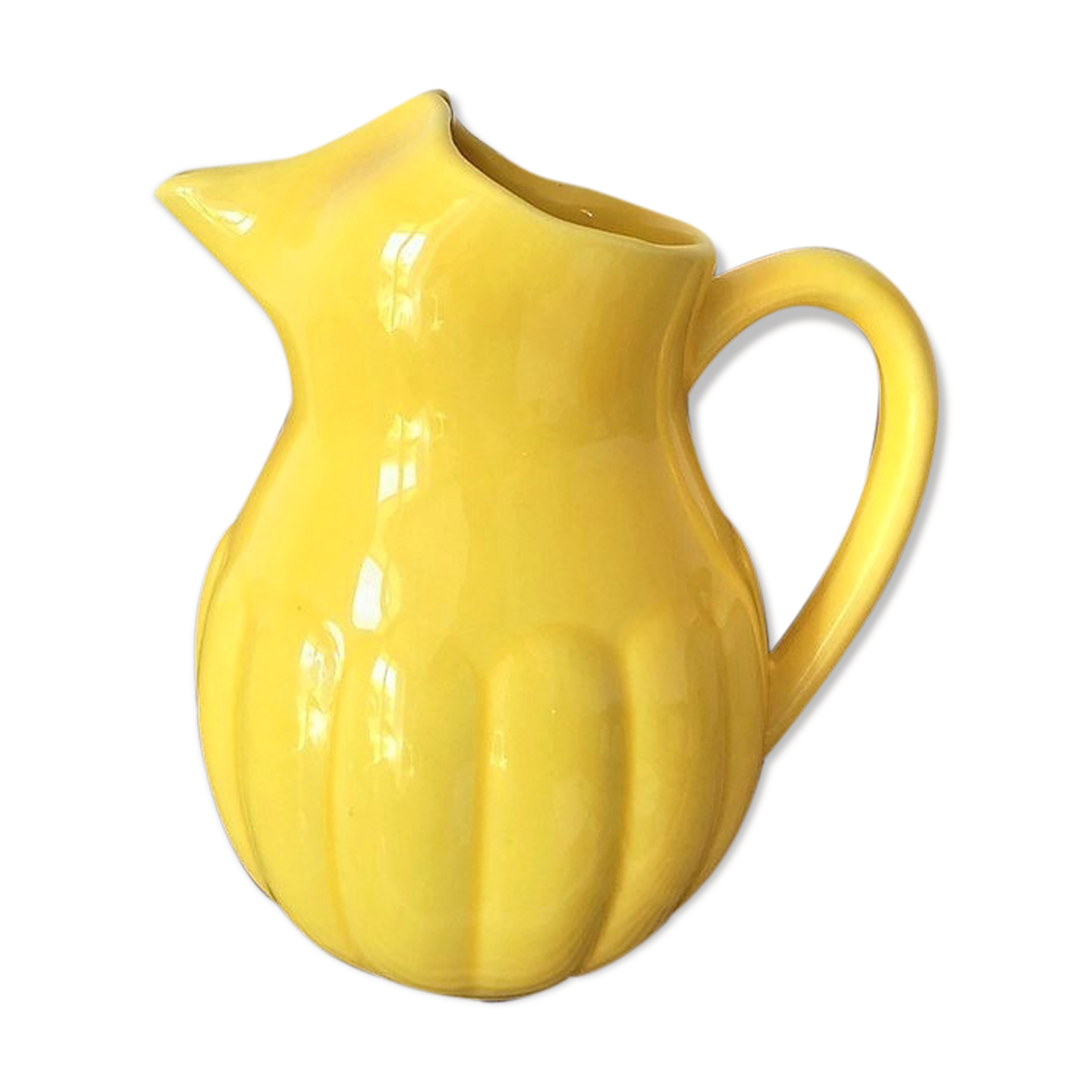 Old pitcher St Clement yellow