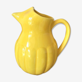 Old pitcher St Clement yellow