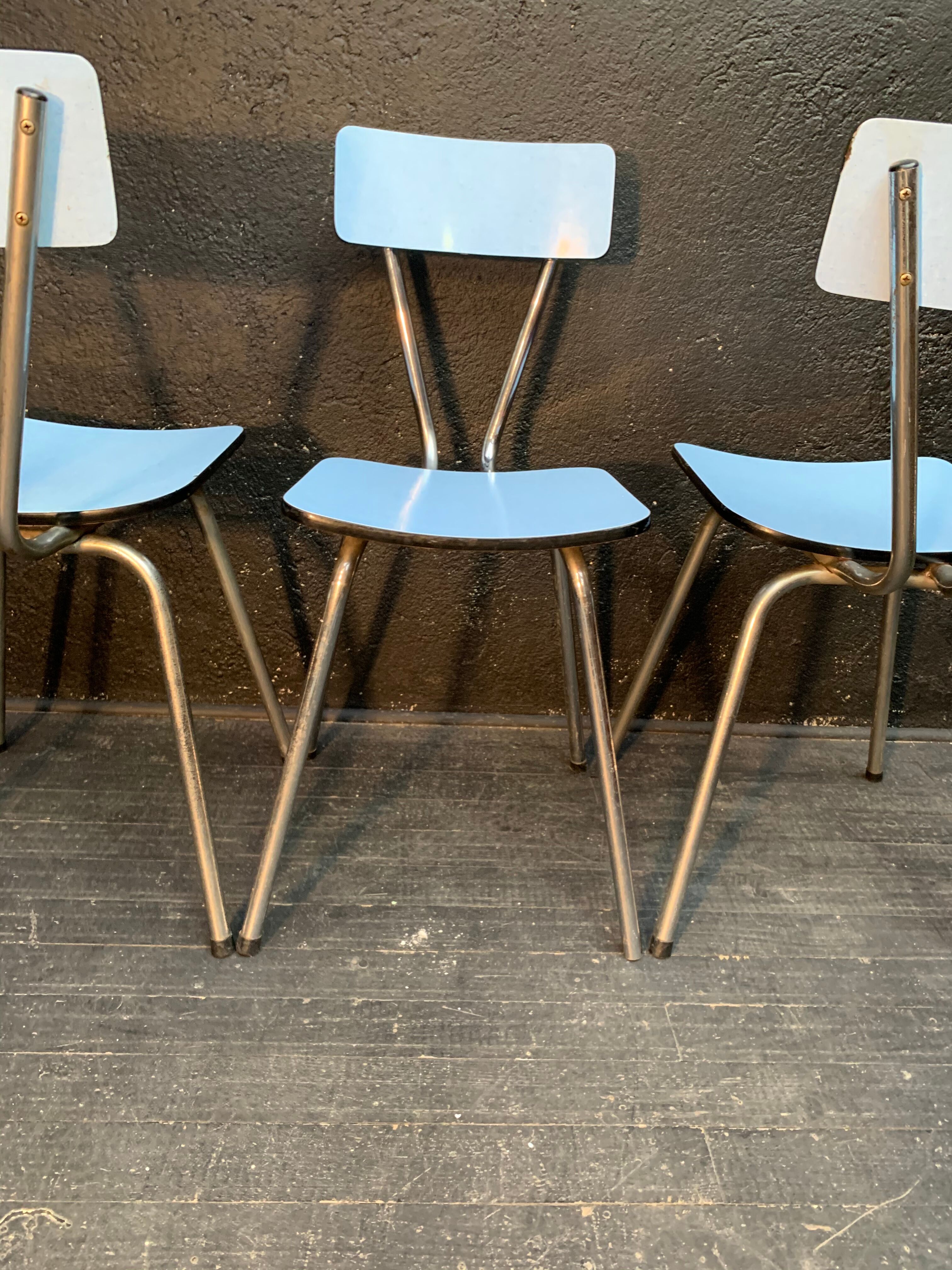 Suite of 3 vintage chairs in formica 1960