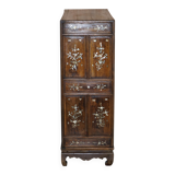 19th-century Chinese cabinet inlaid with mother-of-pearl