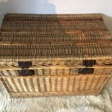 Old malle in rattan and wicker