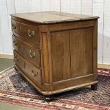18th century chest of drawers in walnut and fir