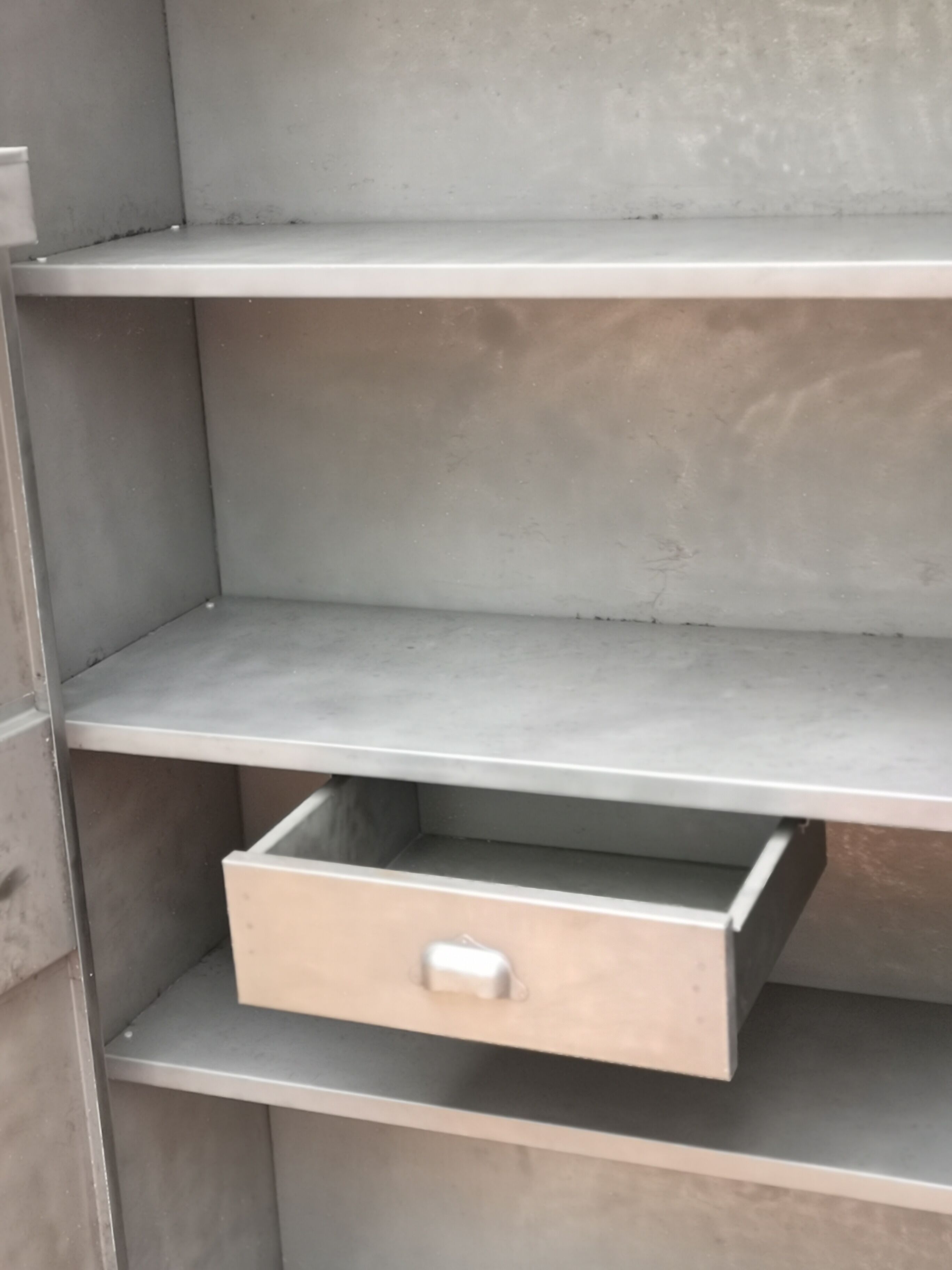 Kitchen cabinet in industrial metal style 50/70