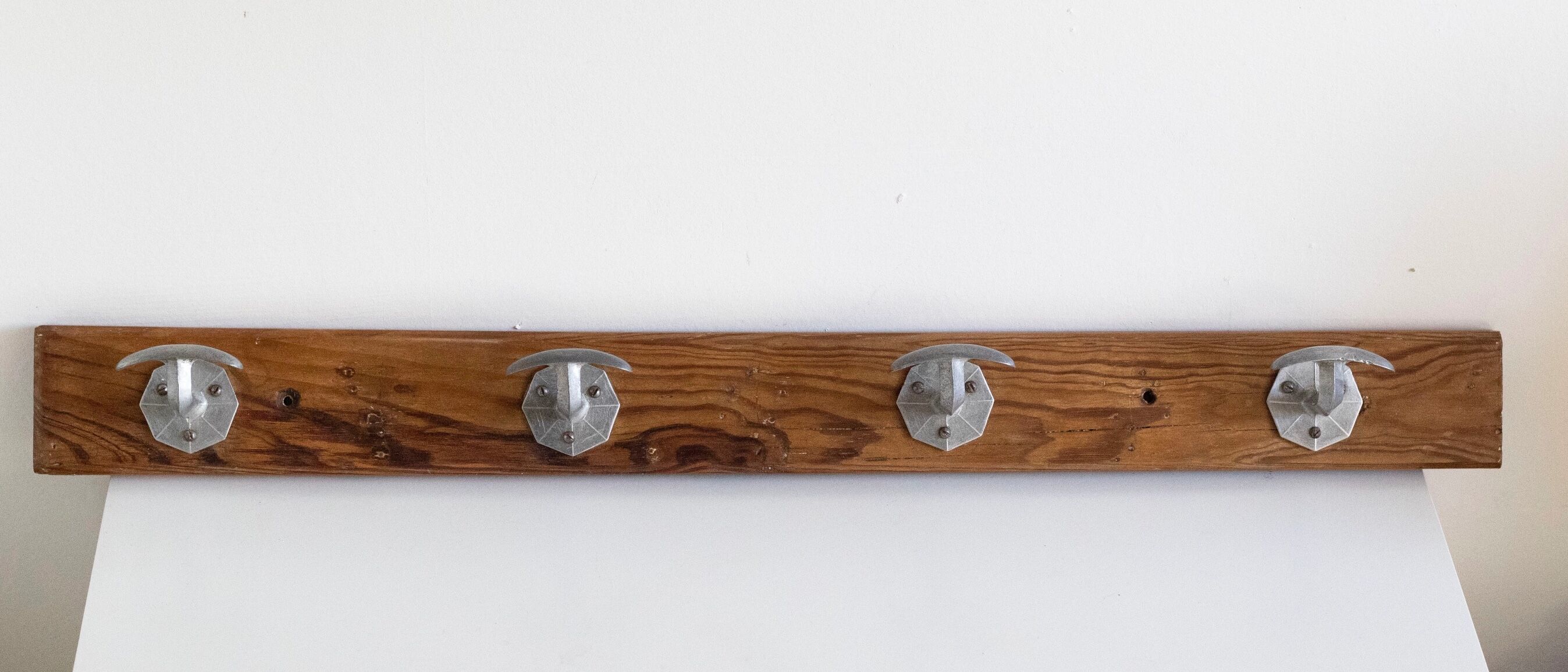 Wall coat rack in wood and metal