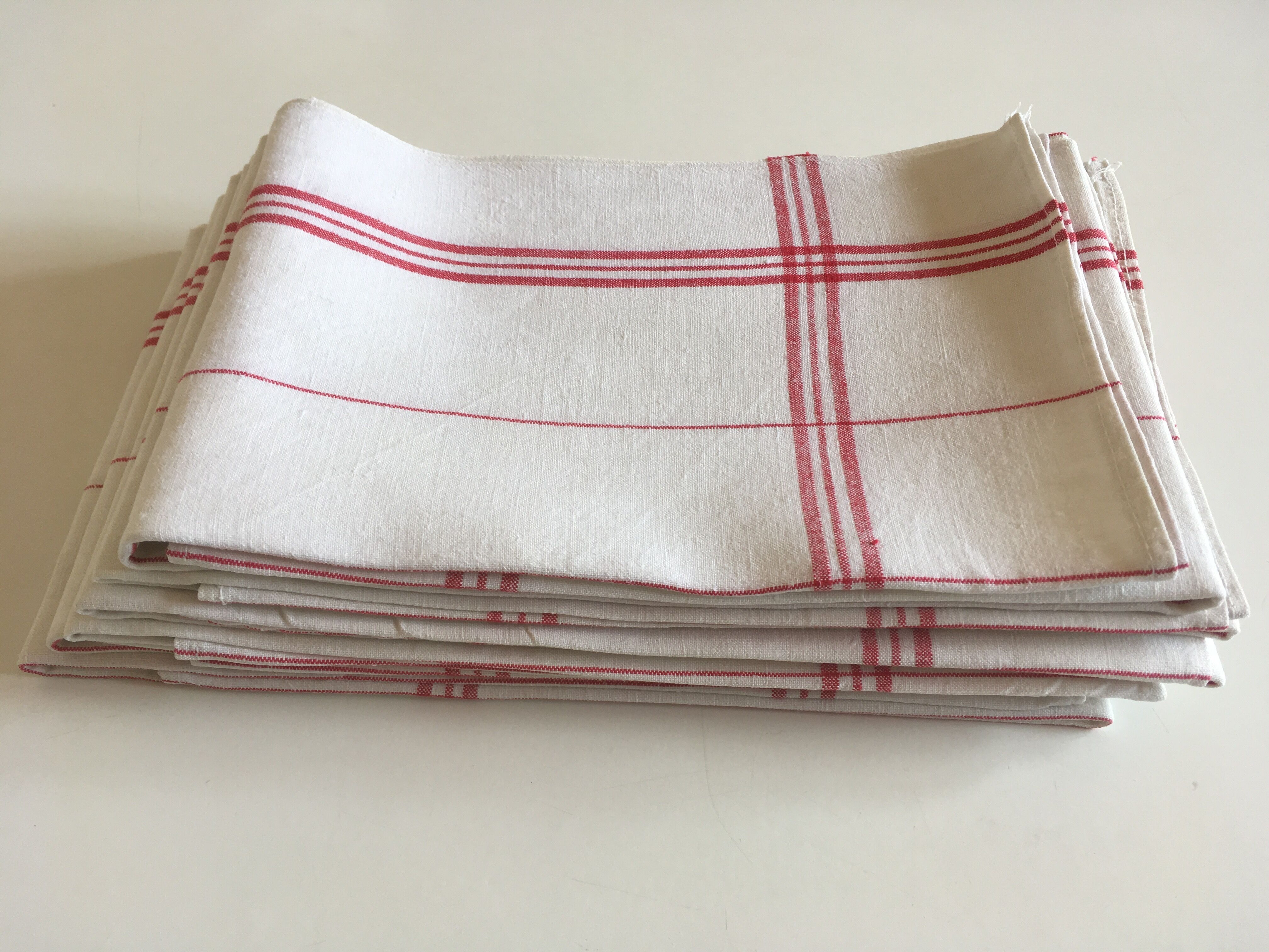 Series of 6 old cloths in linen thread