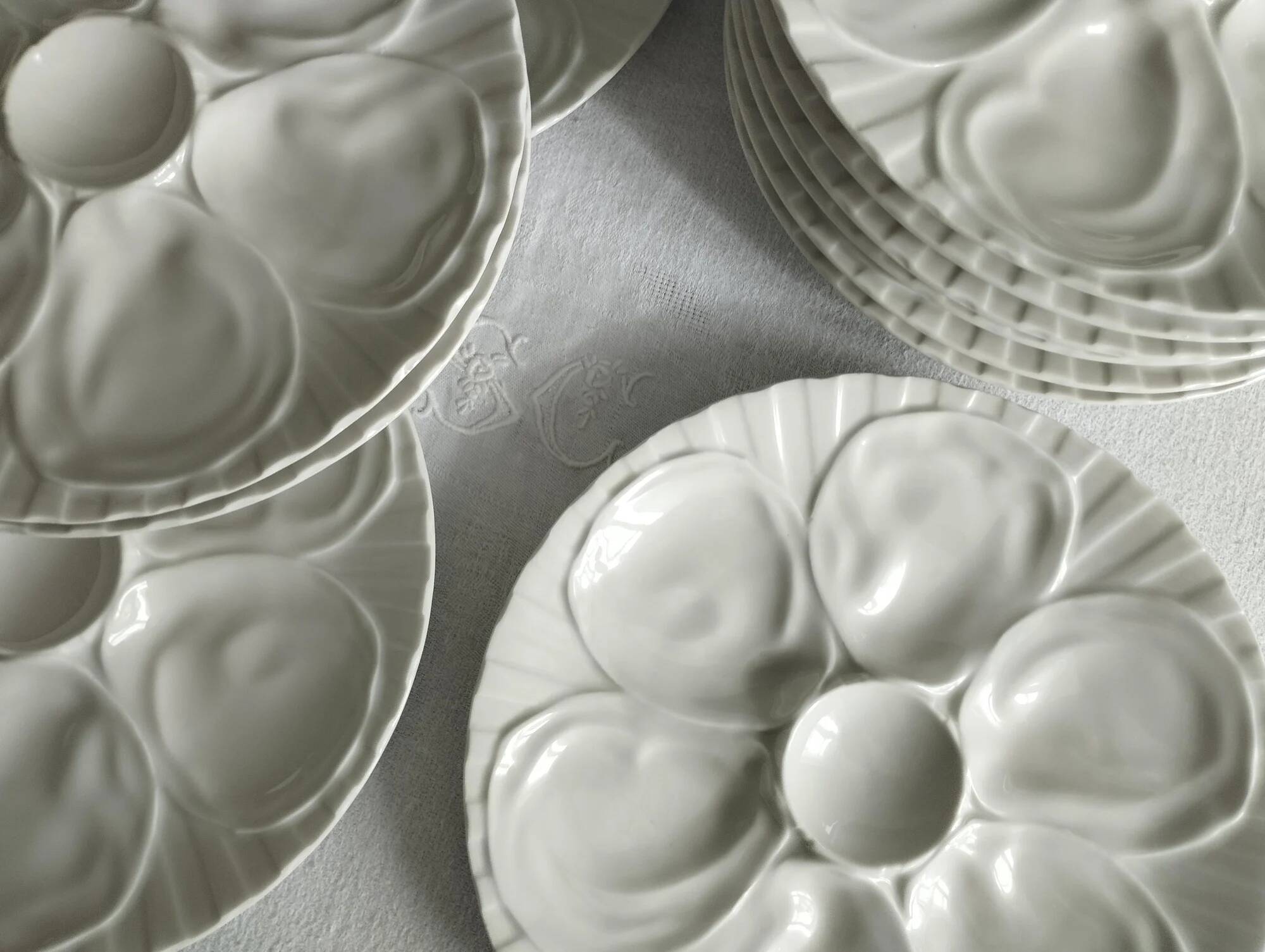 Lot de 6 assiettes à huîtres en porcelaine de Pillivuyt