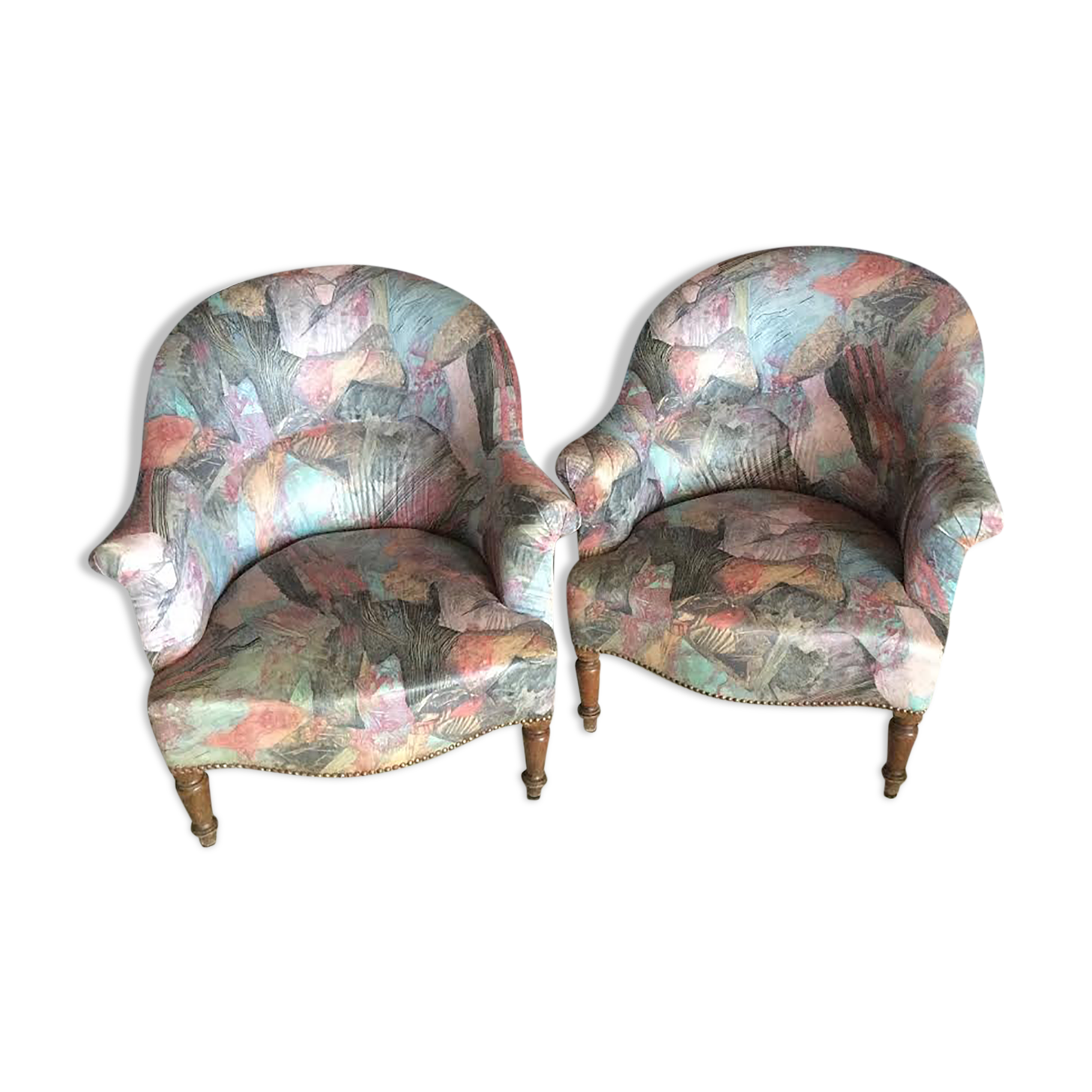 2 toad chairs