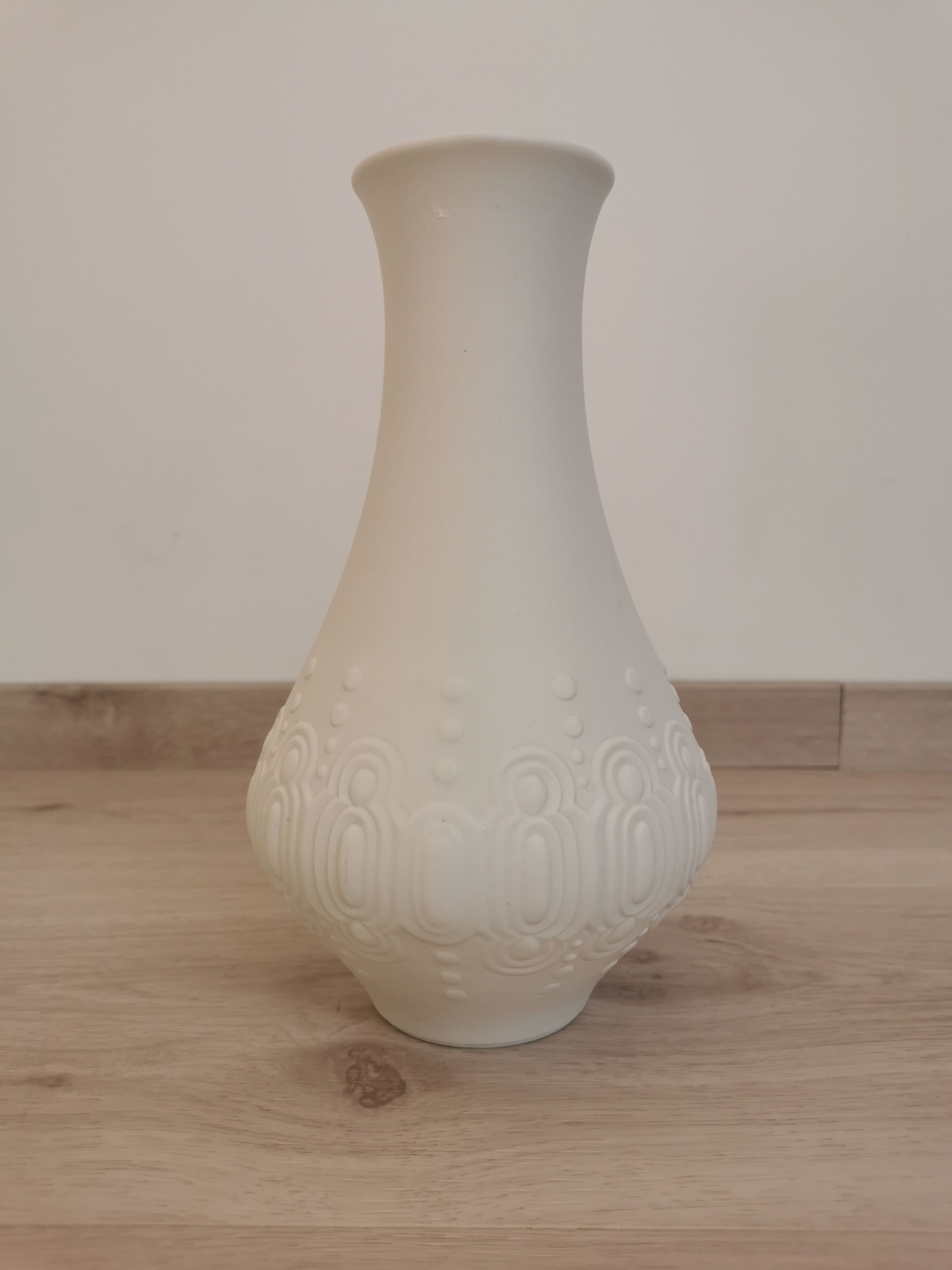 Vase biscuit Bavaria WGermany Seltmann