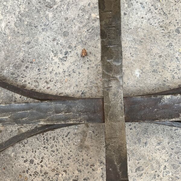 Table basse granit et fer forgé martelé