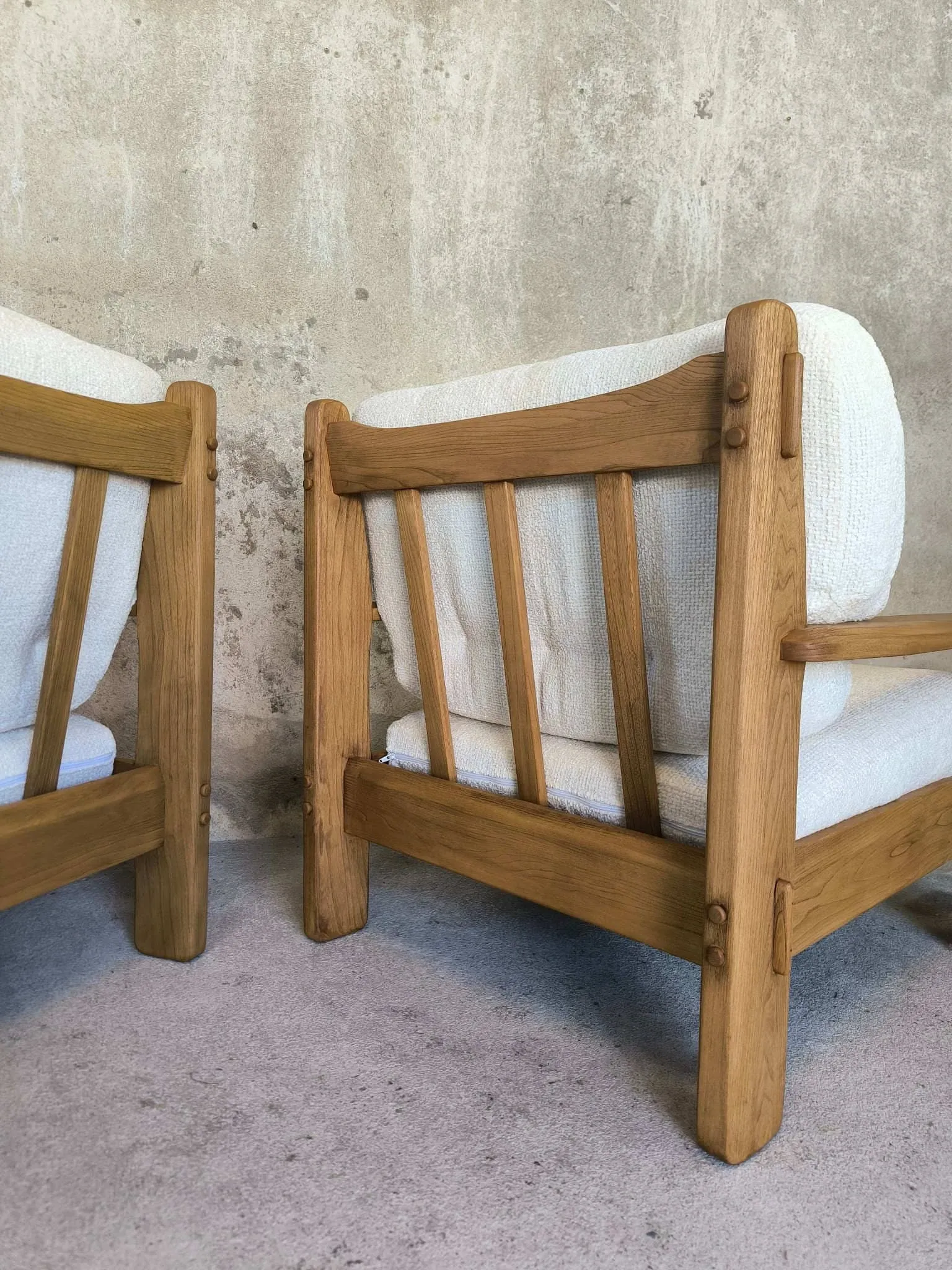 Paire de fauteuils vintage en orme massif
